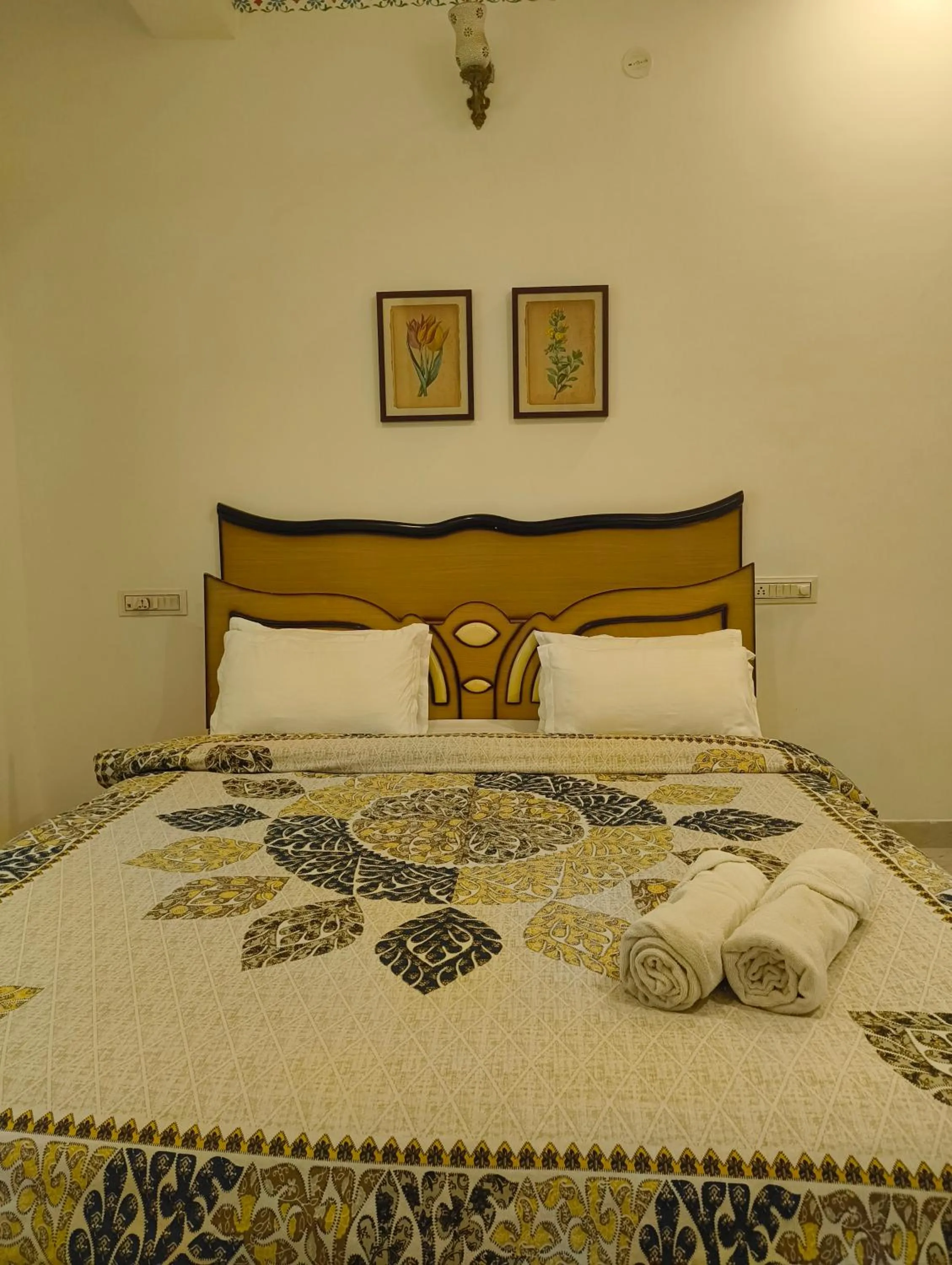 Bed in Rising Shemesh Home Stay