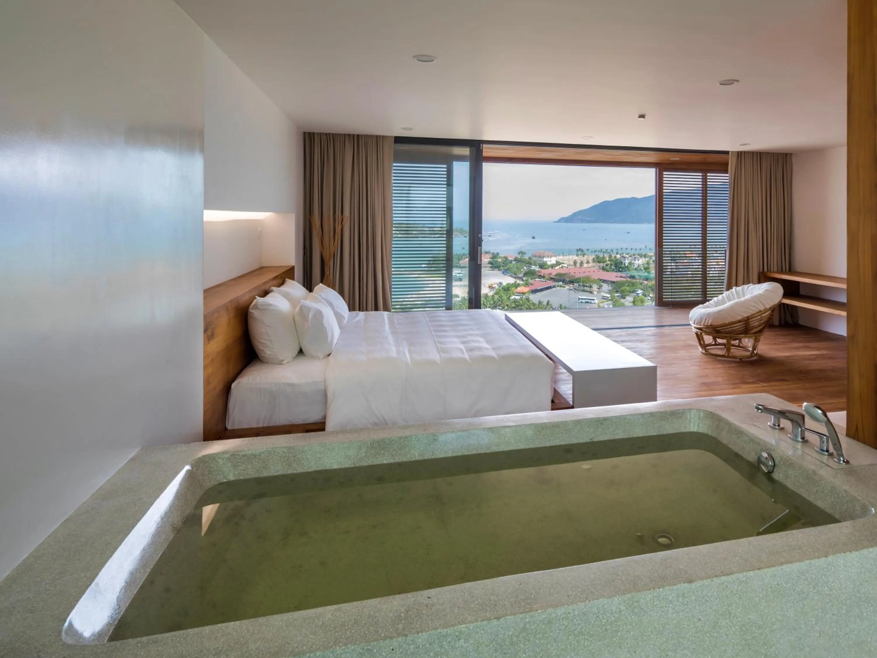 Hot Tub, Bed in Venity Villa Nha Trang