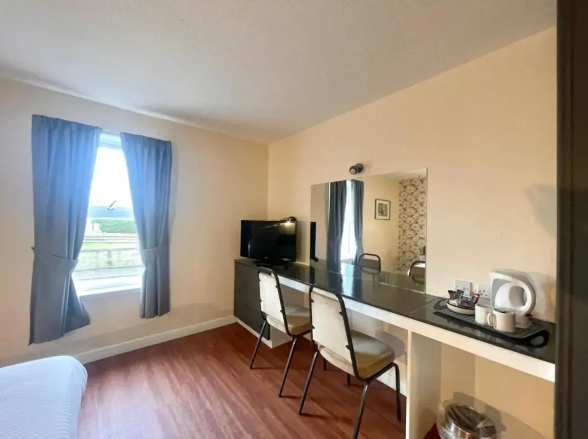 Economy Double Room in The Weigh Inn Hotel & Lodges Economy Double Room in The Weigh Inn Hotel & Lodges