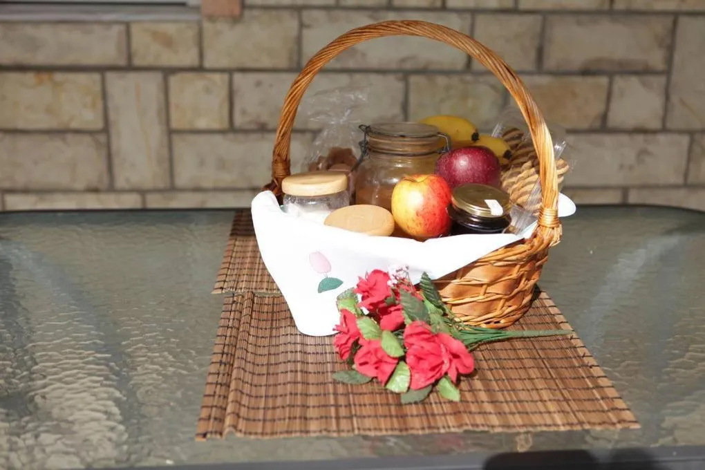 Food and drinks in Villa Christine - Maisonettes with fireplace