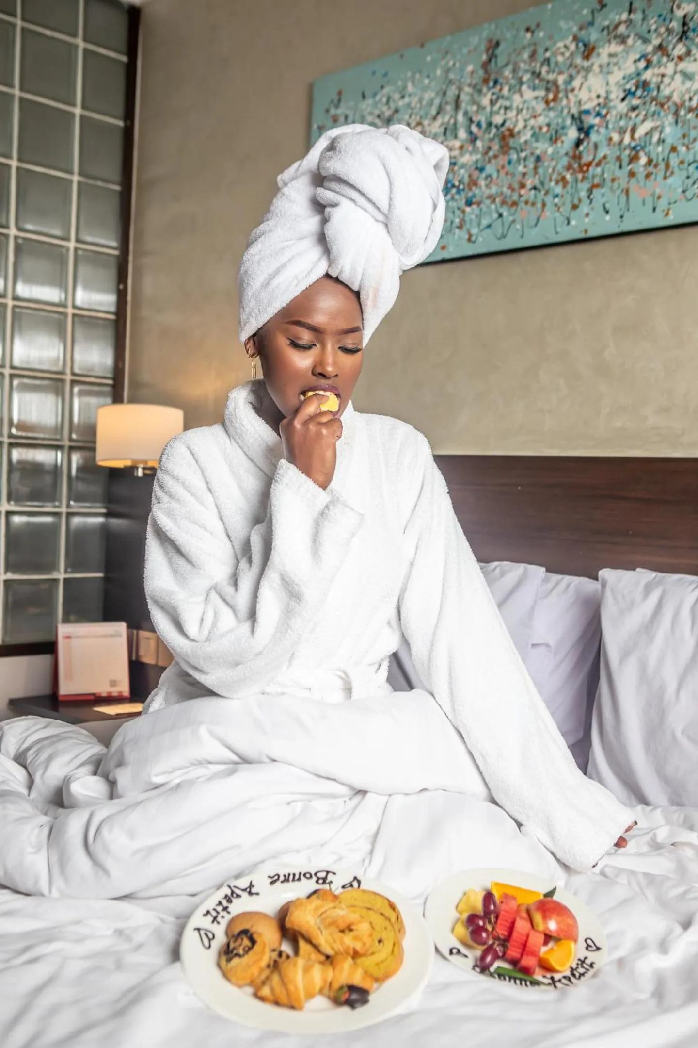 People, Bed in The Emory Hotel