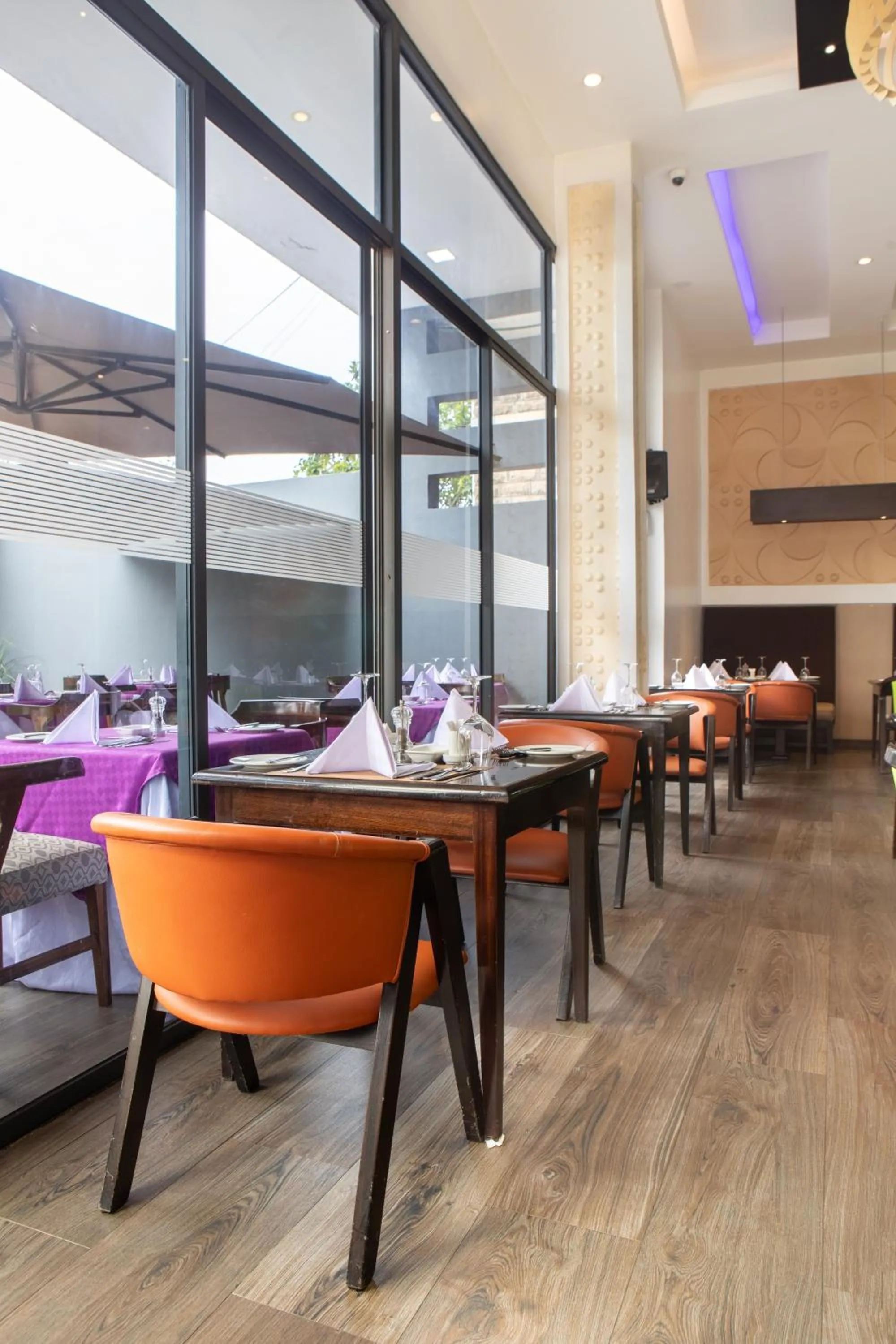 Restaurant/places to eat in The Emory Hotel