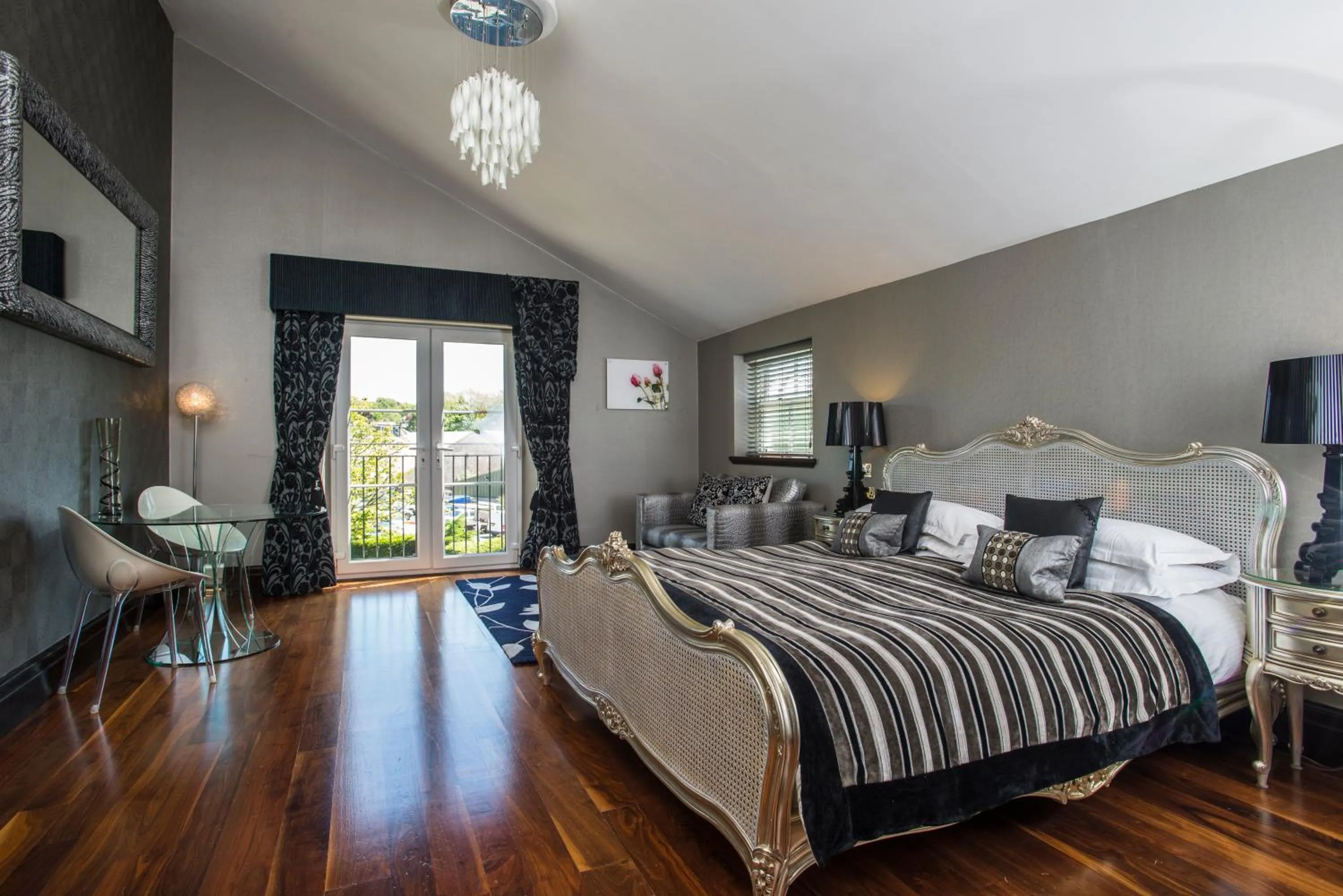 Other, Bed in Windermere Suites