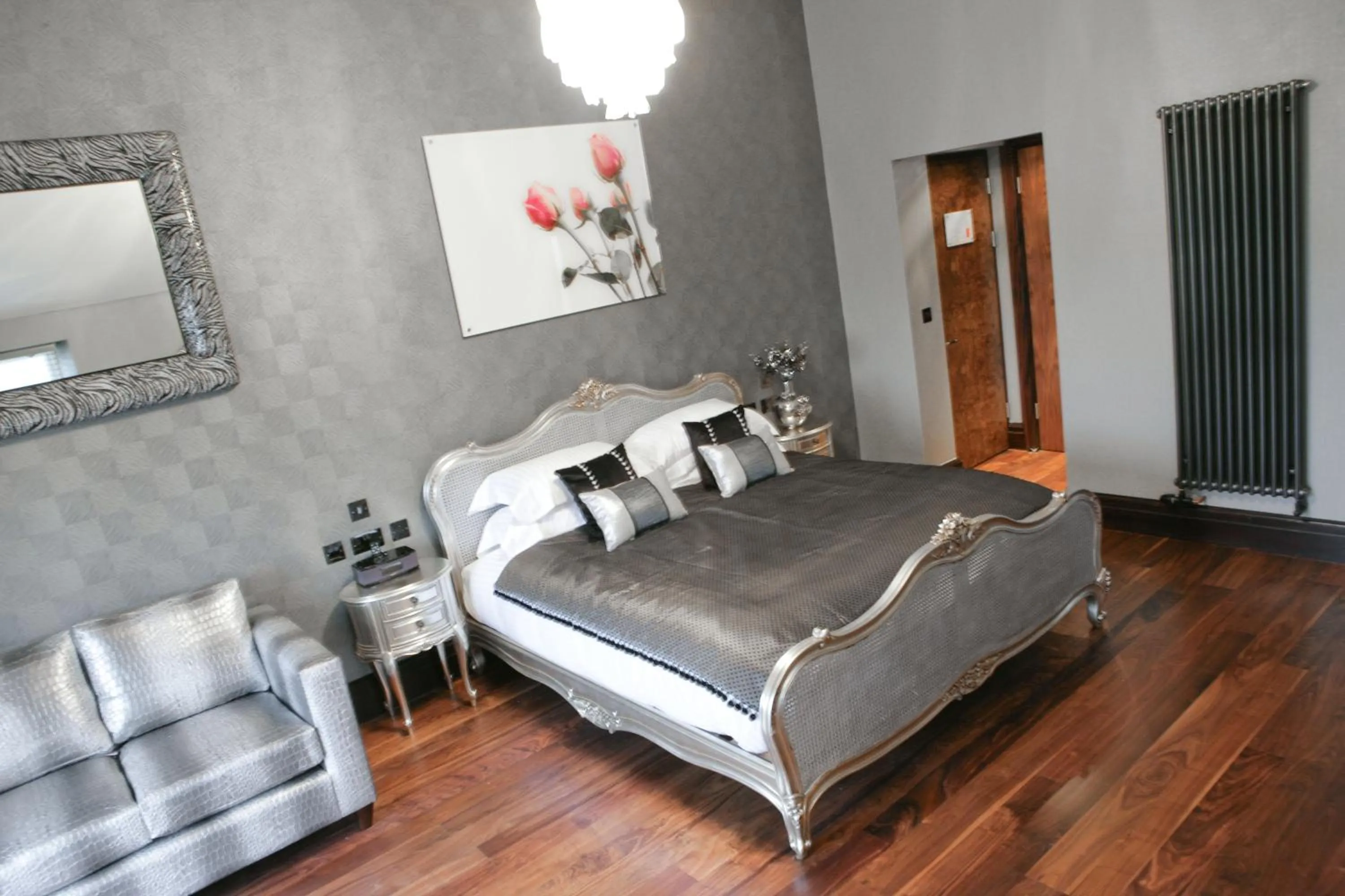 Bed in Windermere Suites