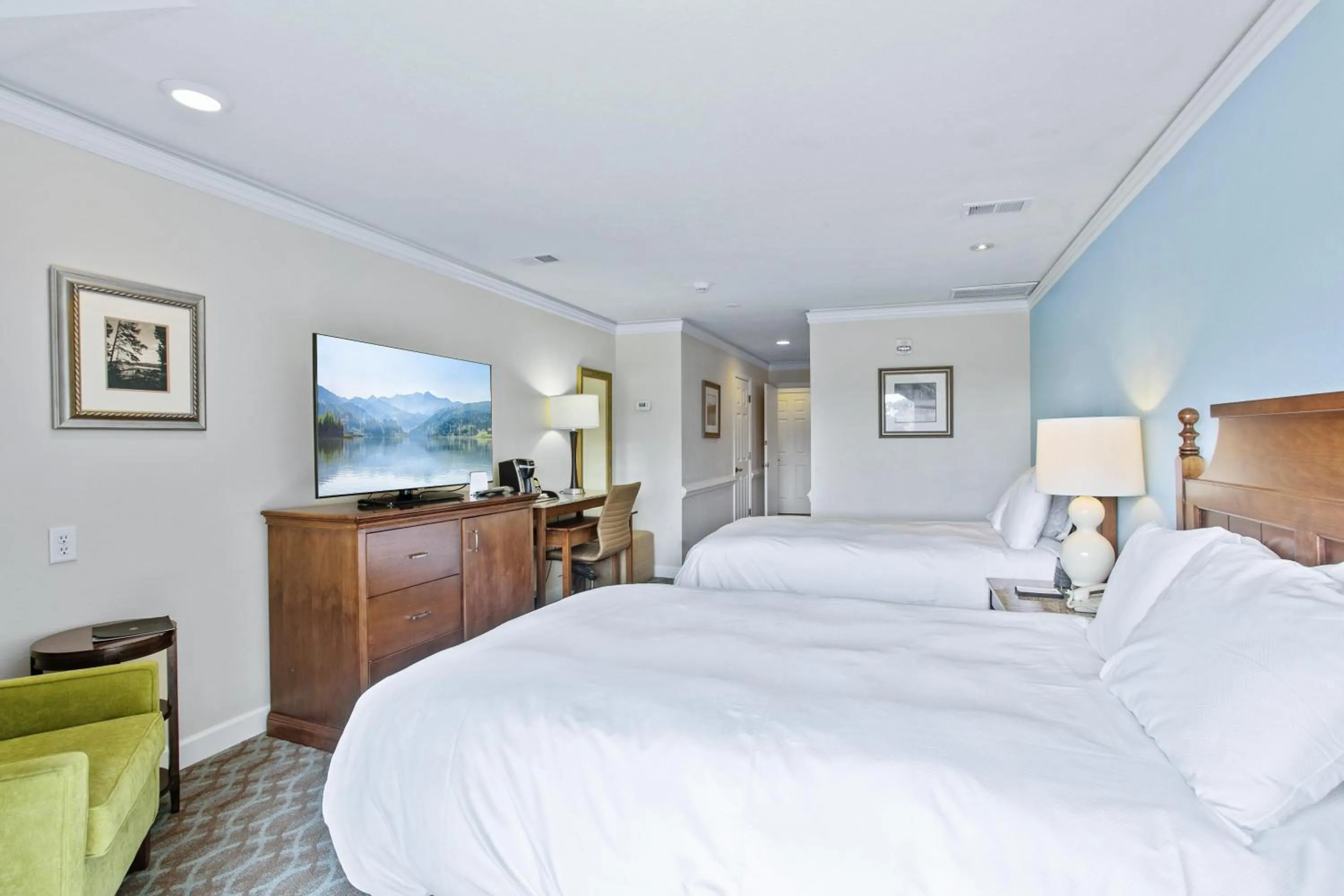 Bedroom, Bed in Kingsmill Resort