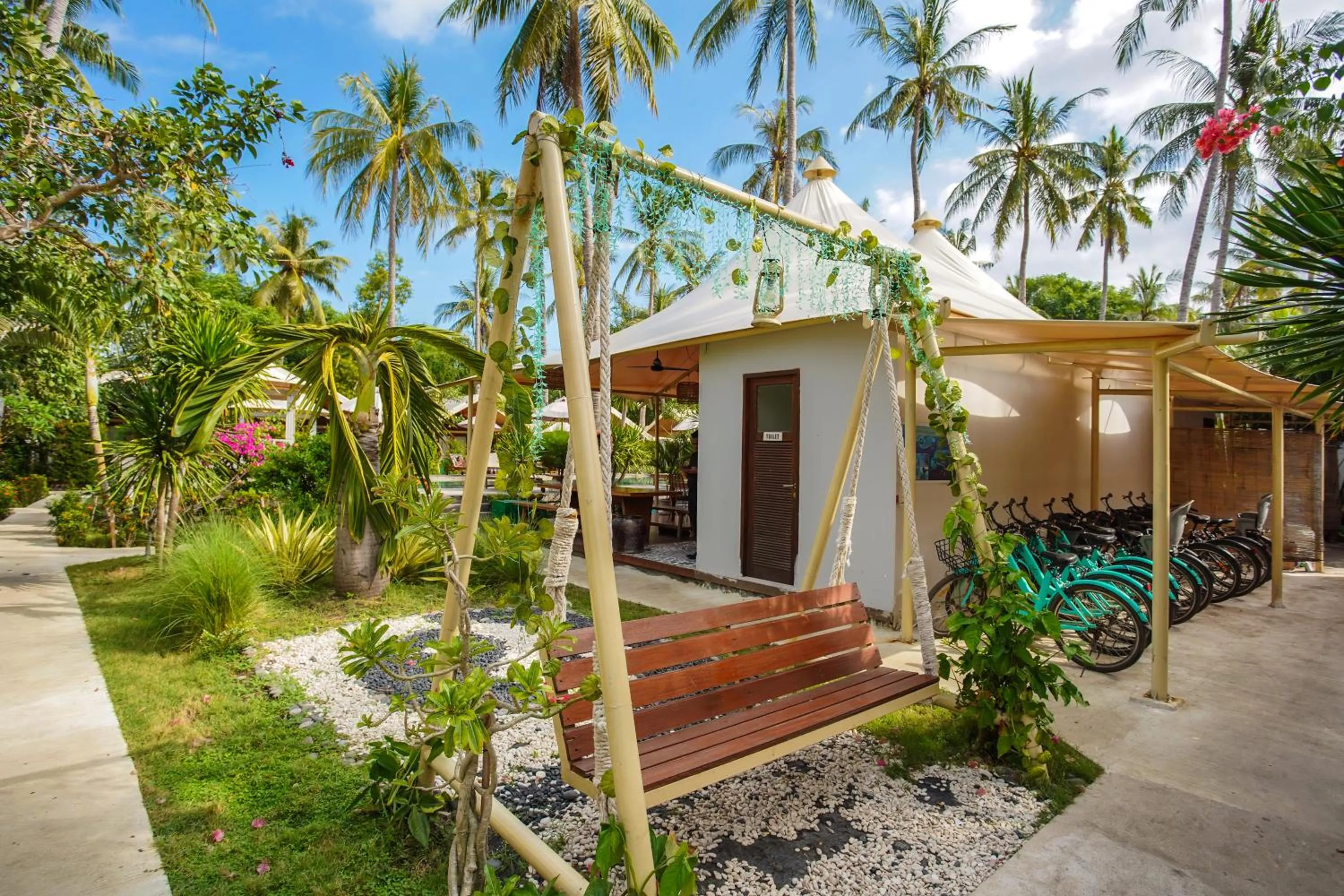 Property building in Gili Tenda