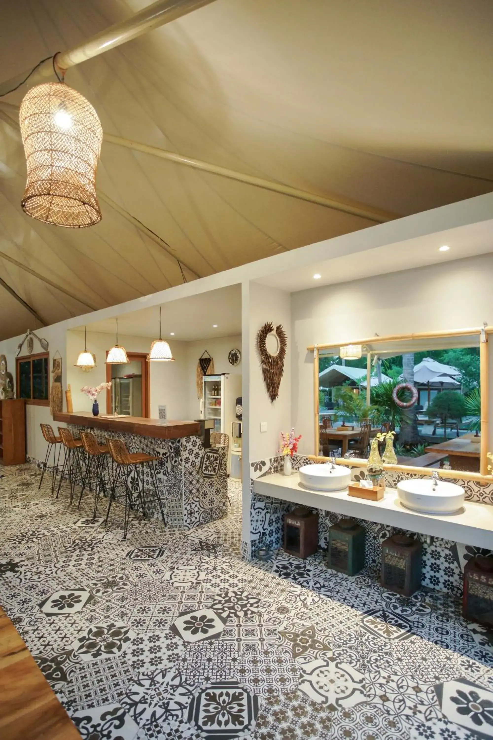 Restaurant/places to eat in Gili Tenda Restaurant/places to eat in Gili Tenda