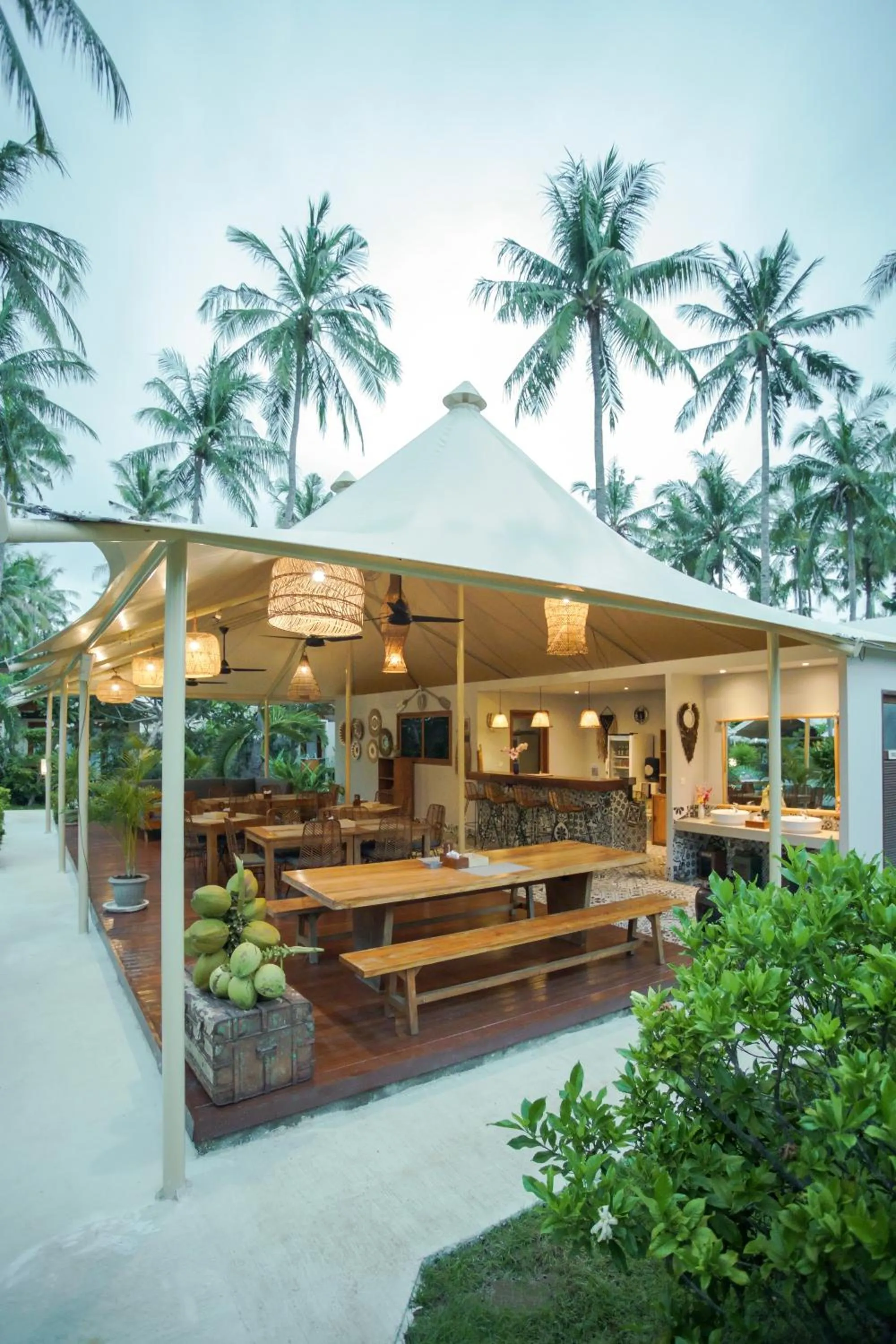 Restaurant/places to eat in Gili Tenda