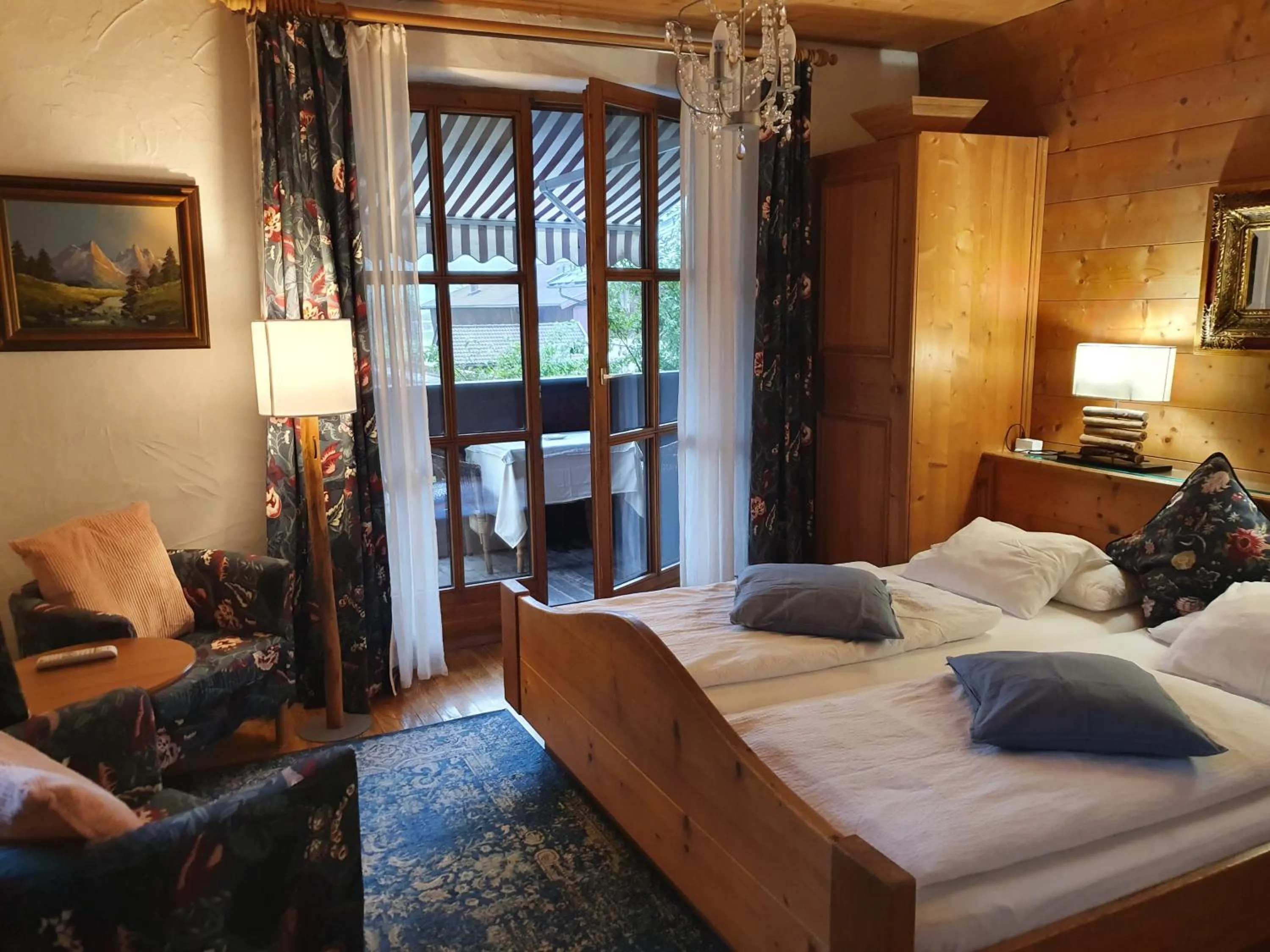 Appartement Pension Bäckenhäusl FERIENWOHNUNGEN Chalets Hütten Komfortzimmer