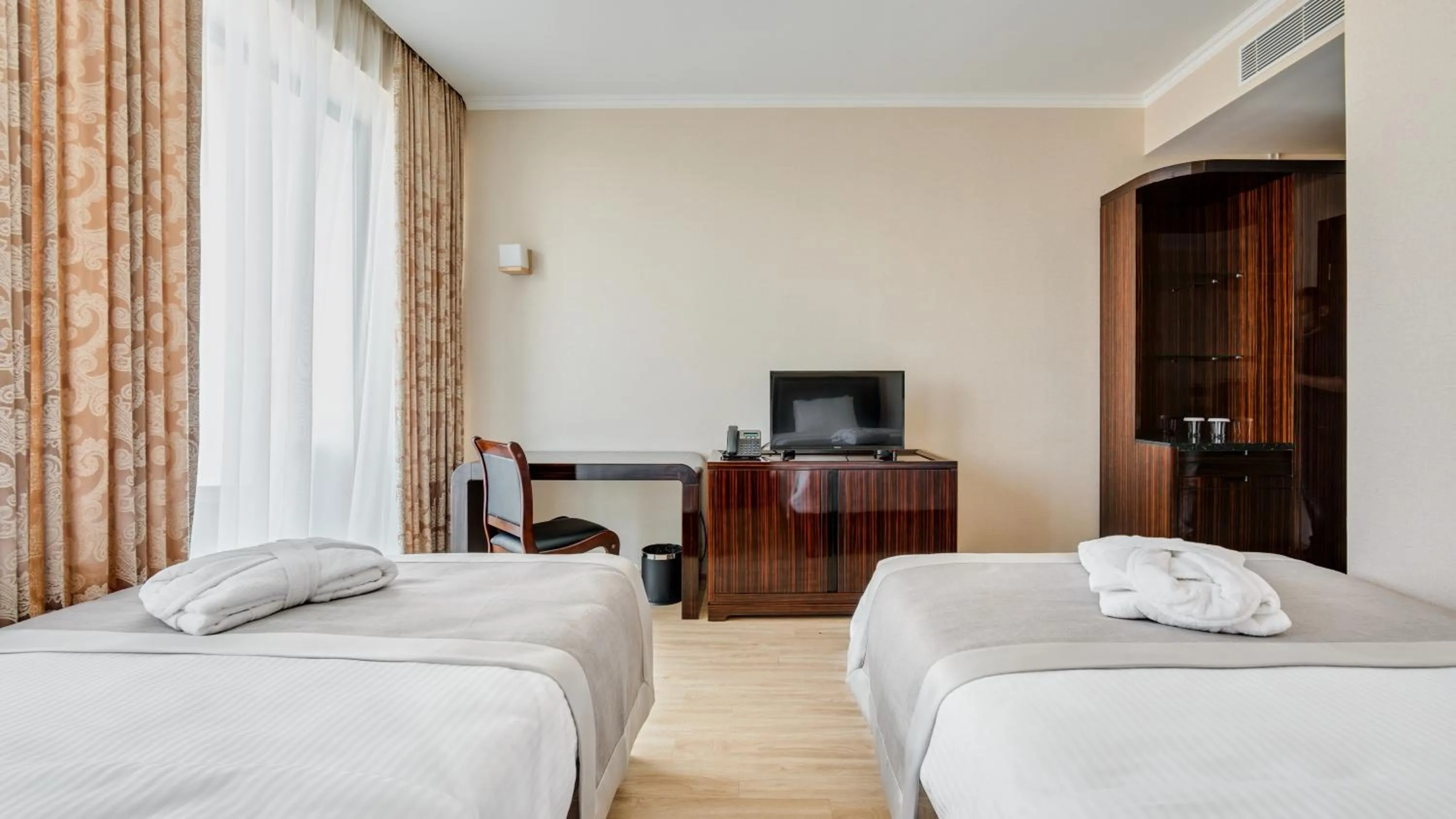 Bedroom, Bed in Lisi Hills Hotel