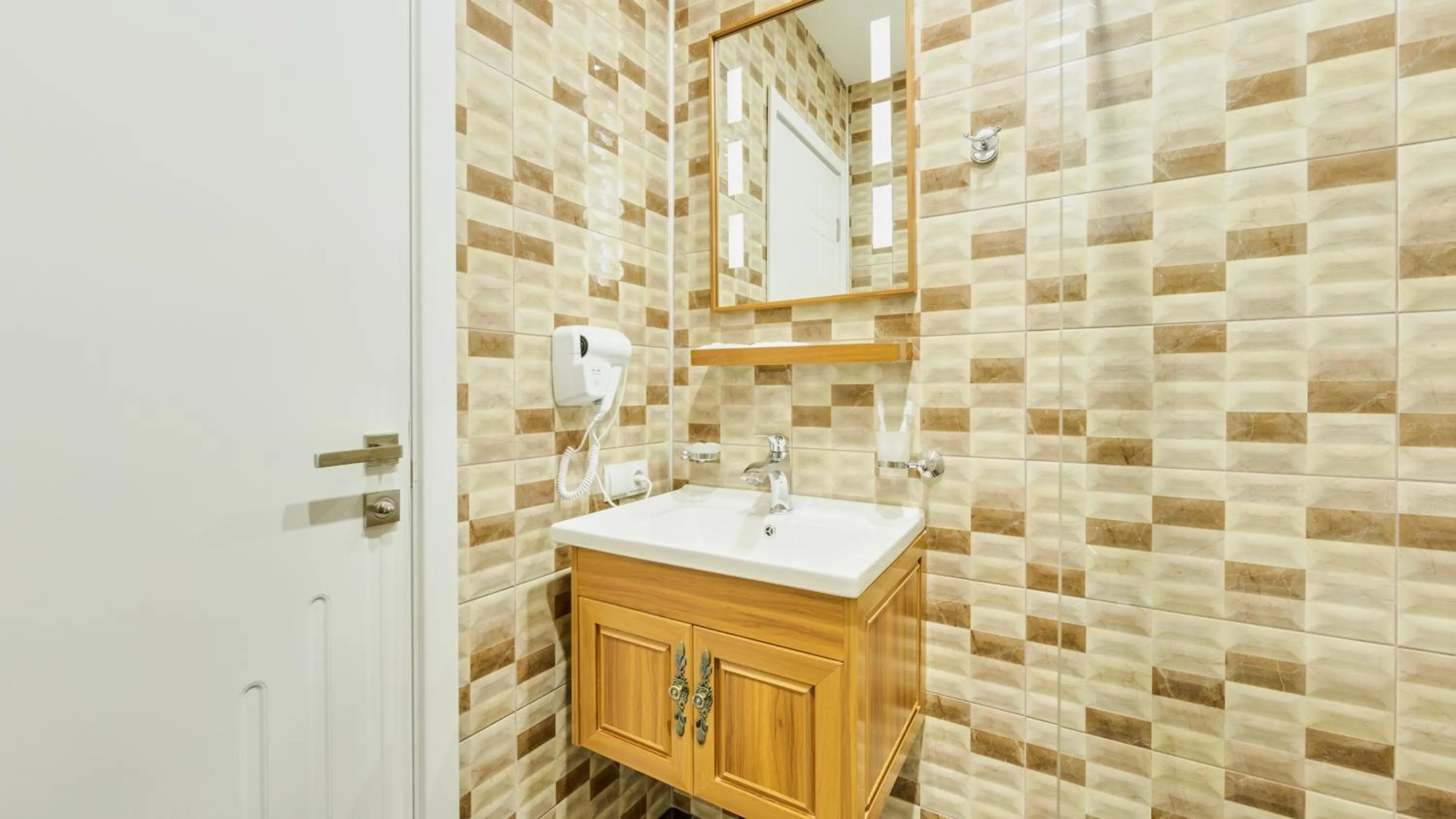 Bathroom in Lisi Hills Hotel