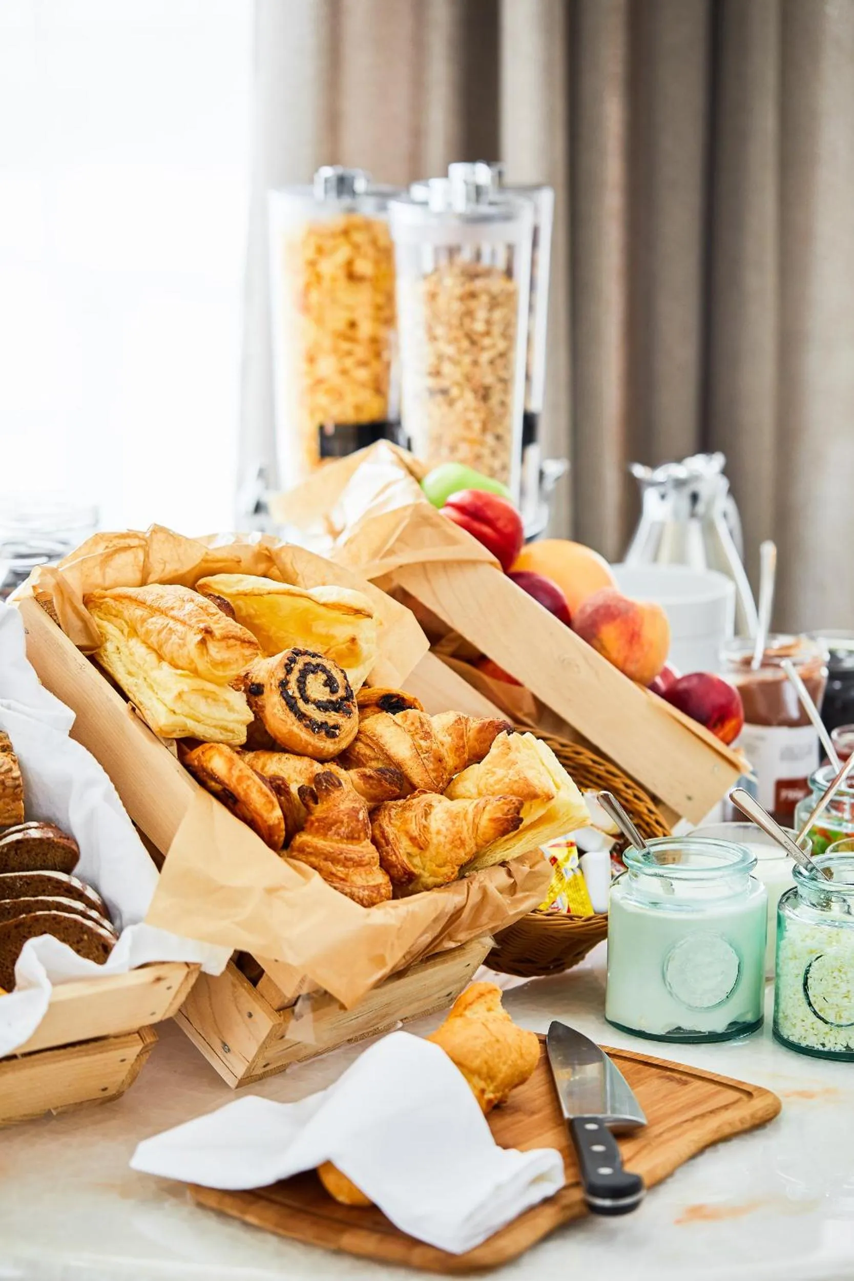 Food and drinks in Lisi Hills Hotel