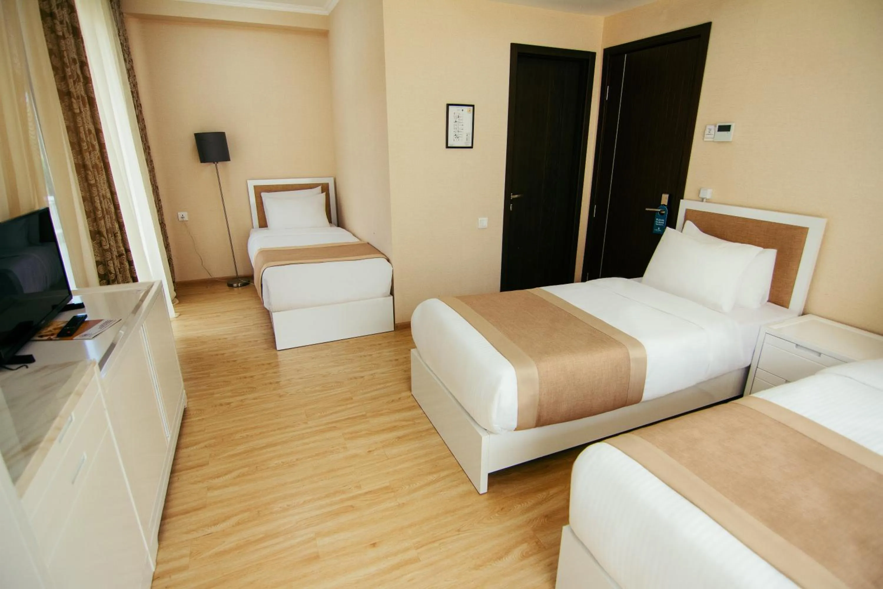 Bed in Lisi Hills Hotel