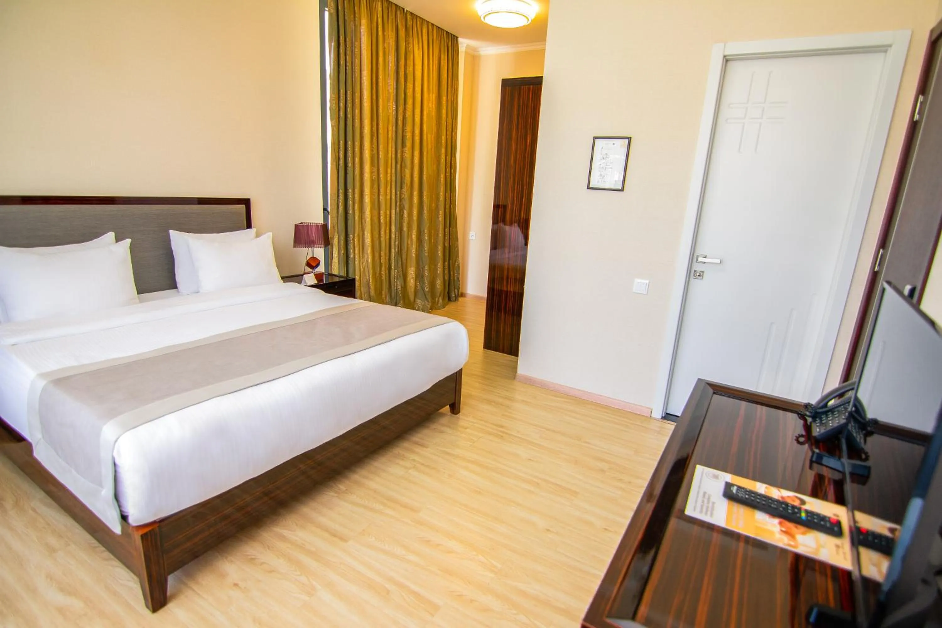 TV and multimedia, Bed in Lisi Hills Hotel