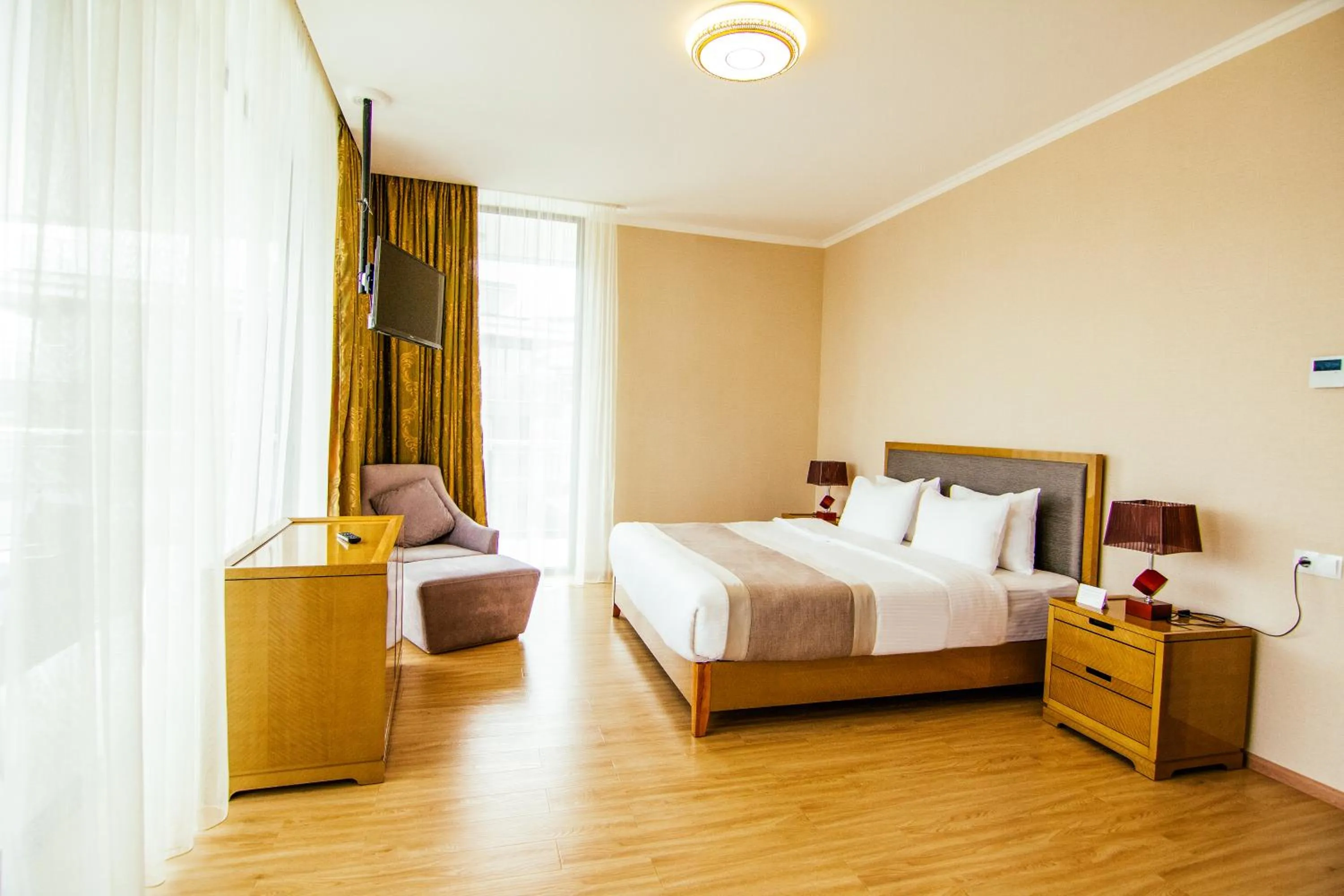 TV and multimedia, Bed in Lisi Hills Hotel