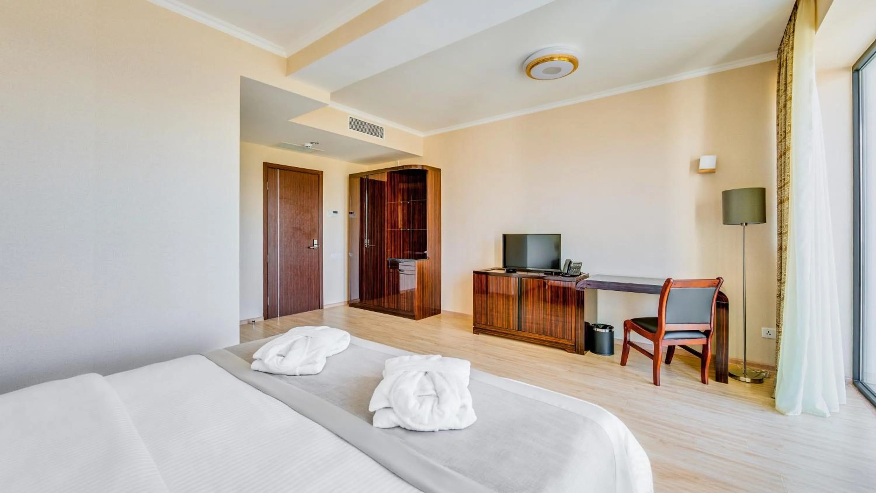 Bed in Lisi Hills Hotel