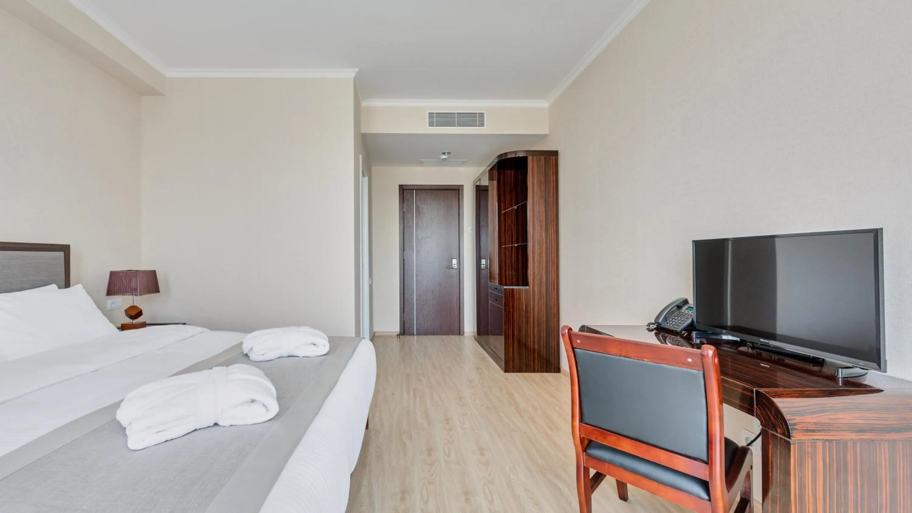 hair dresser, Bed in Lisi Hills Hotel