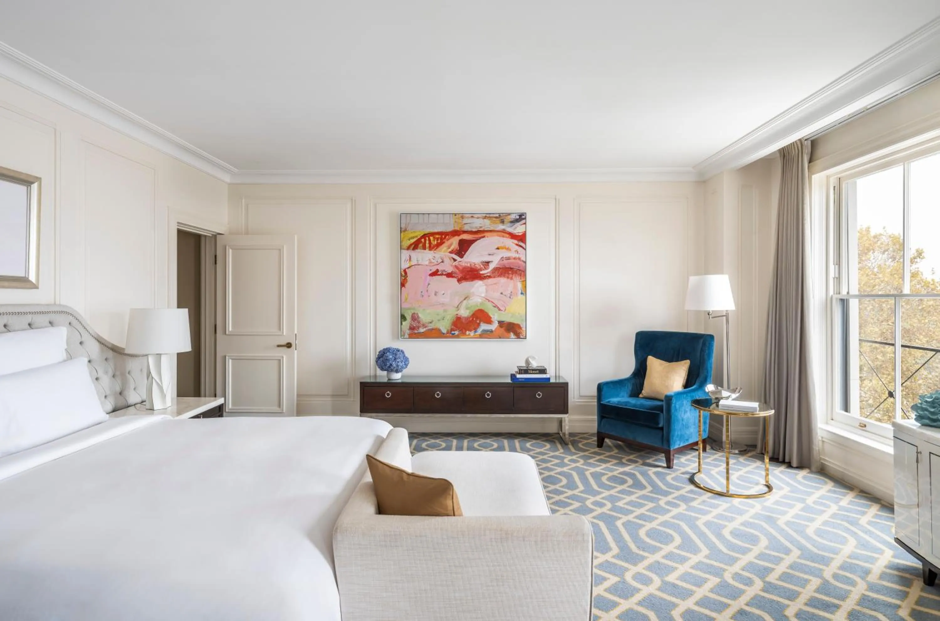 Bedroom, Bed in The Langham Sydney