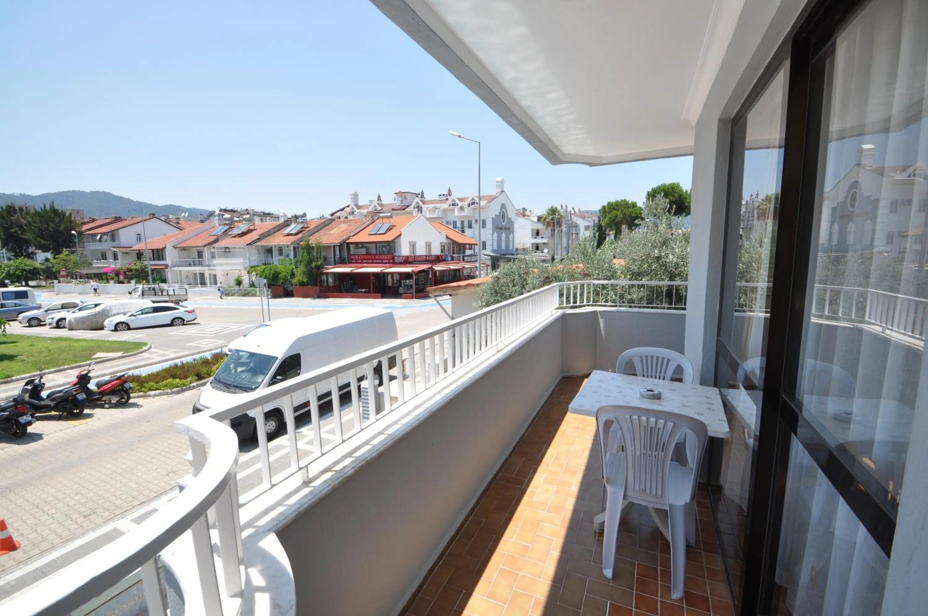 Defne & Zevkim Hotel