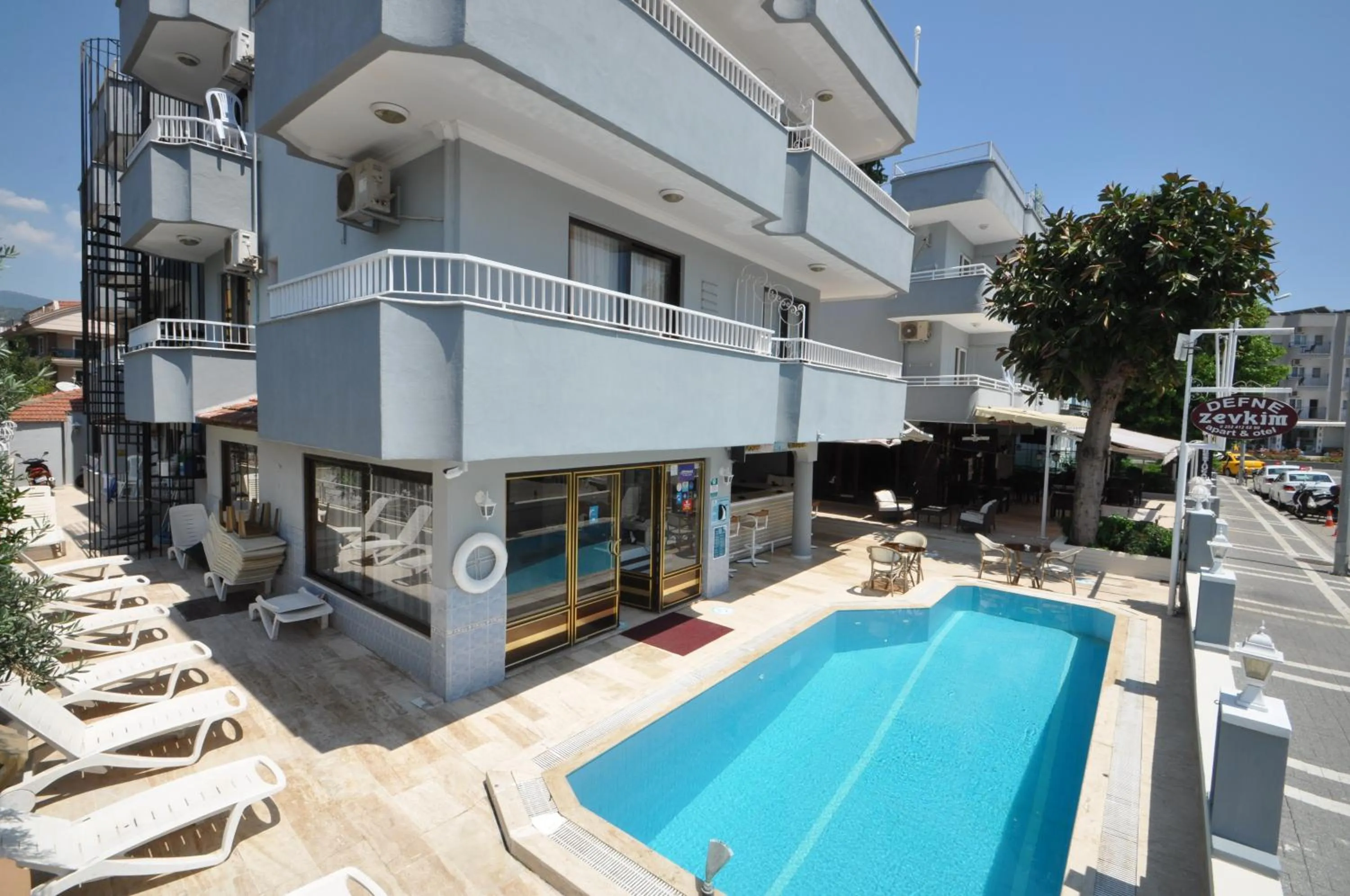 Defne & Zevkim Hotel