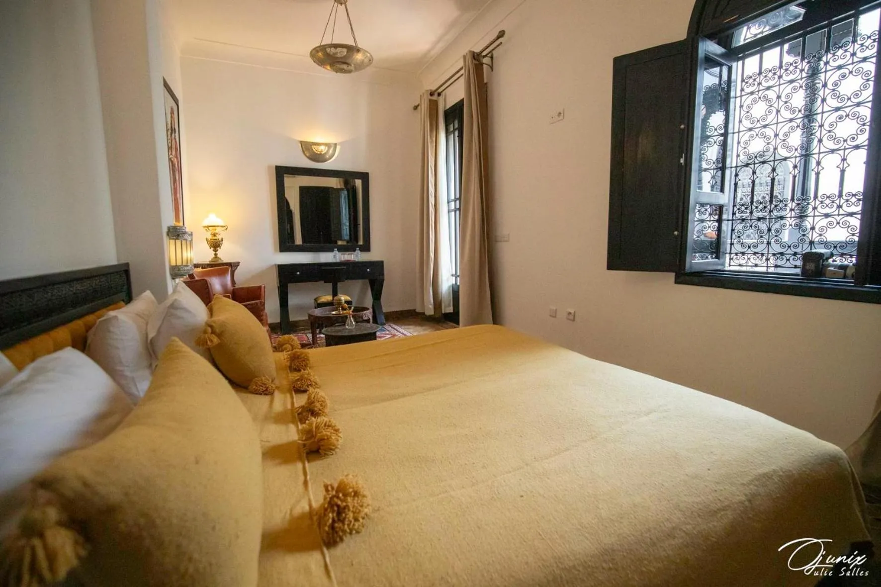 Bed in Riad Zoraida