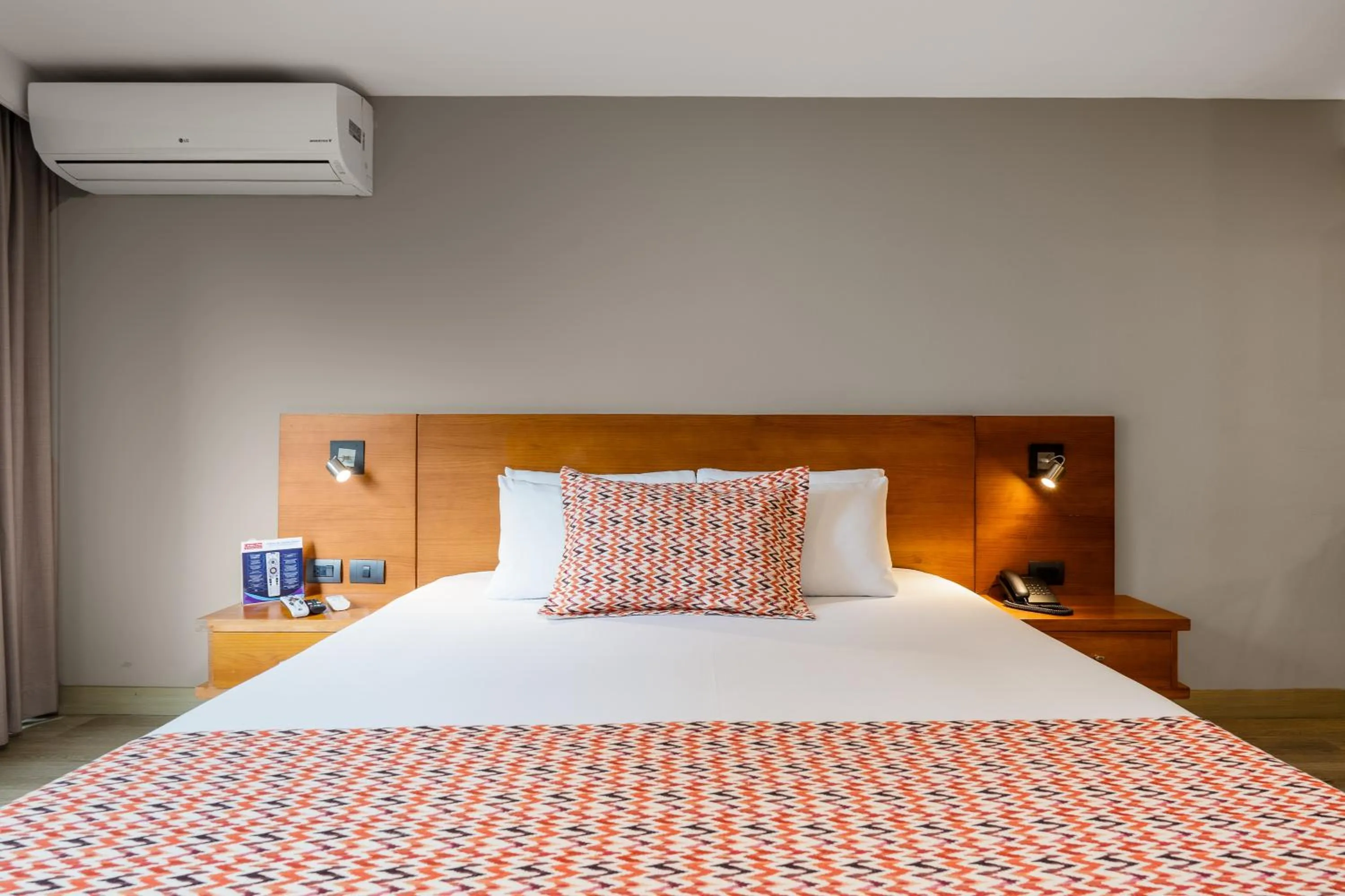 Bed in Hotel Leblon Suites Milla de Oro