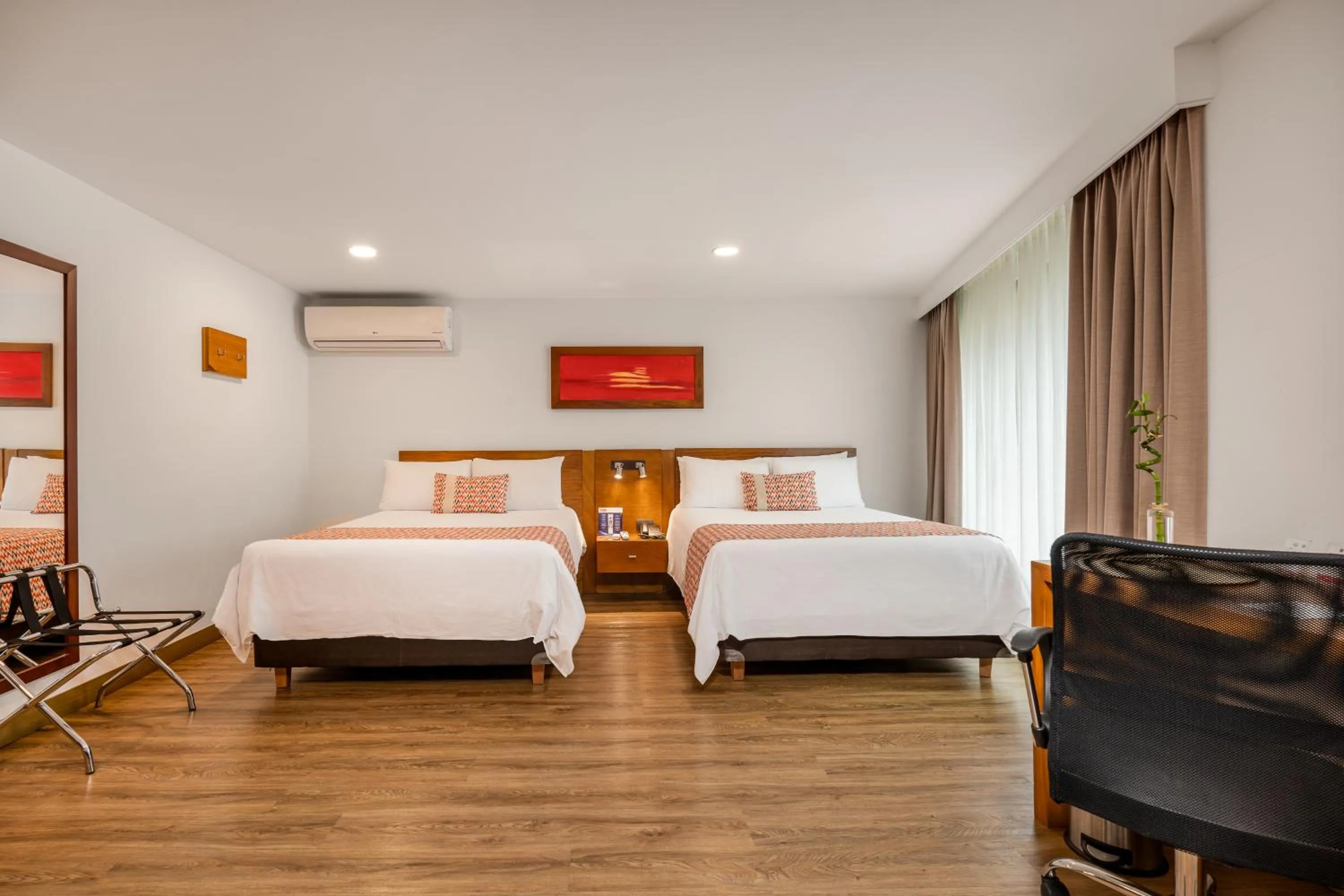 Bed in Hotel Leblon Suites Milla de Oro