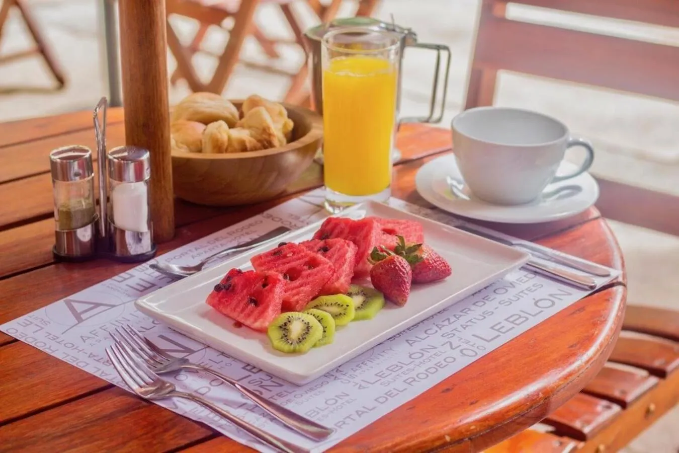 Breakfast in Hotel Leblon Suites Milla de Oro