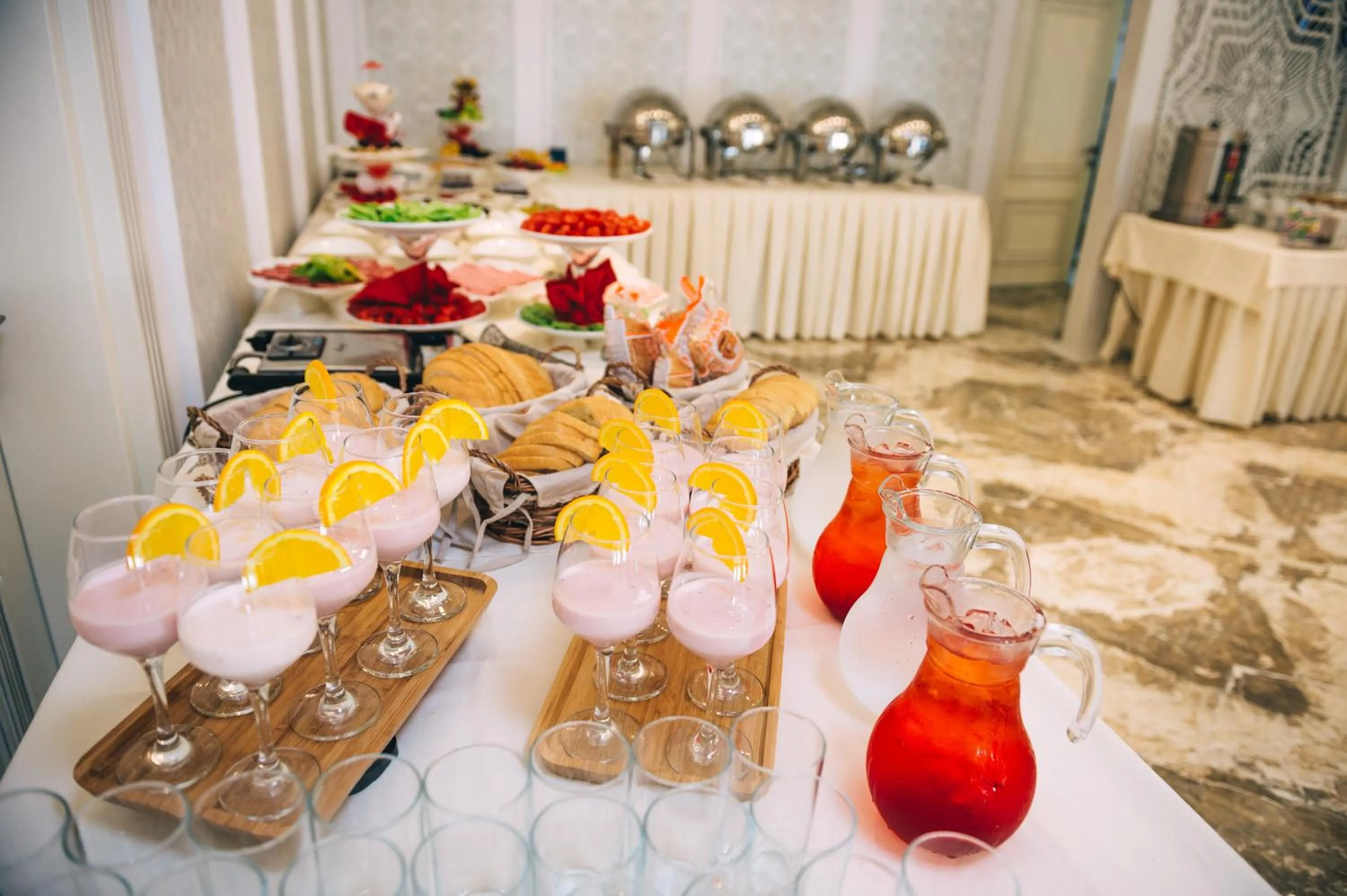 Buffet breakfast in Emerald Suite Hotel