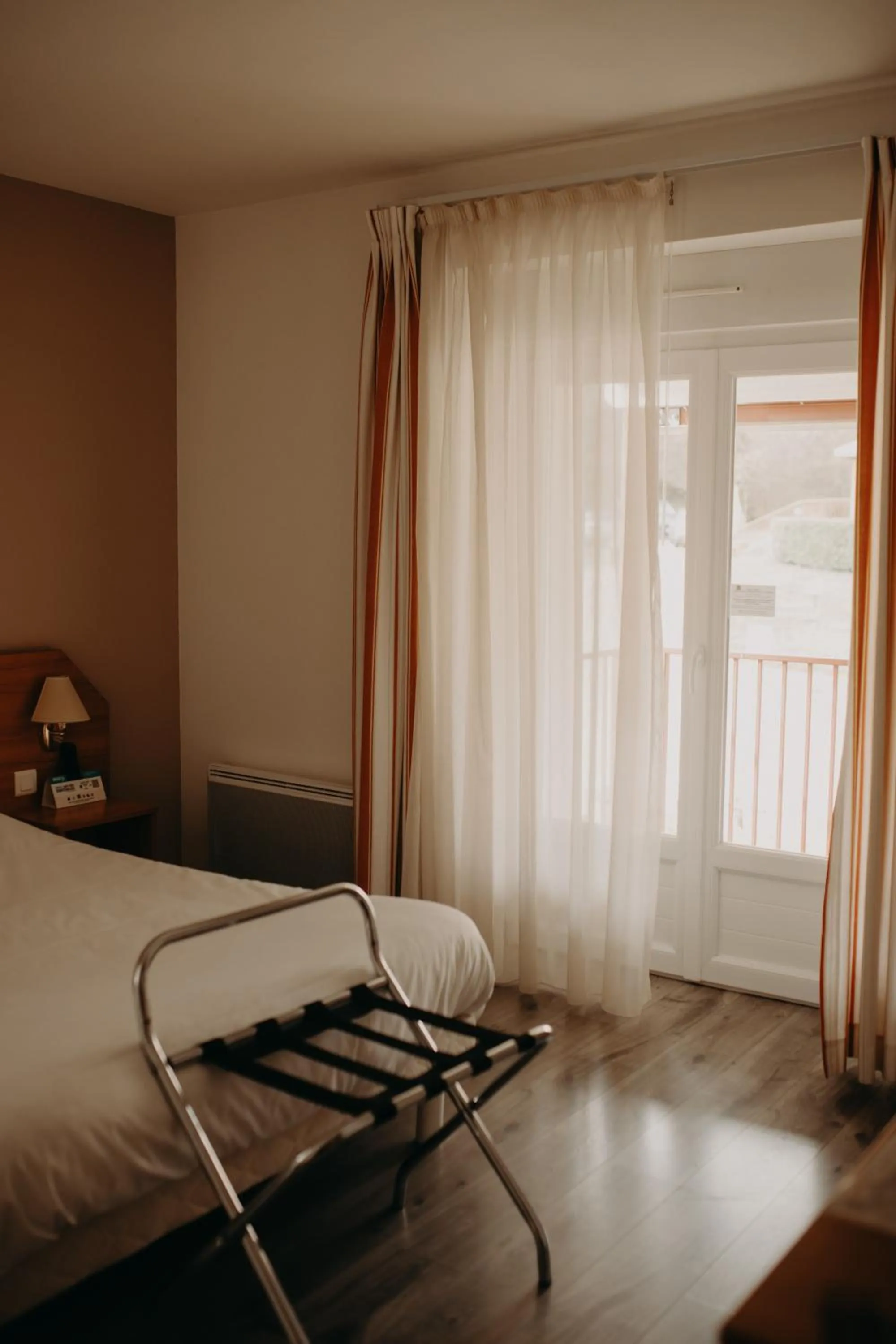 Bedroom, Bed in Logis - Hotel Restaurant du Parc