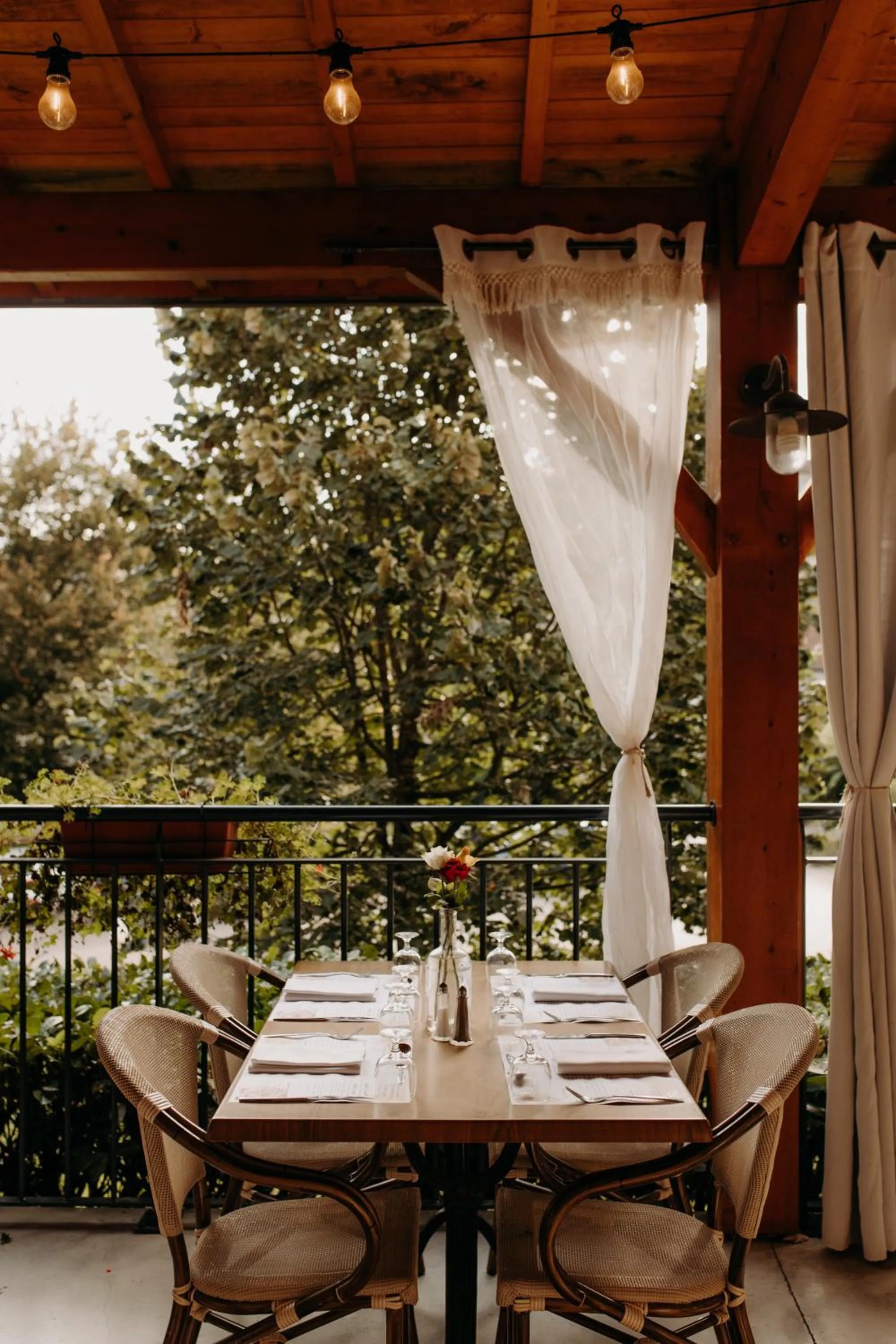 Balcony/Terrace in Logis - Hotel Restaurant du Parc