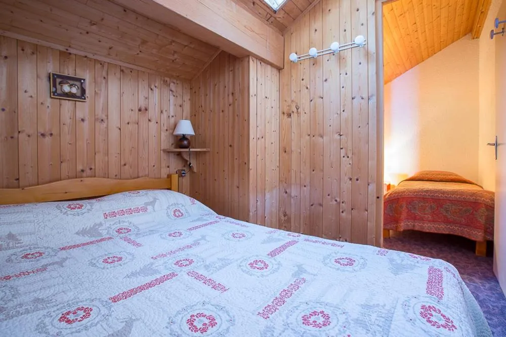 Bed in Hotel Les Lans