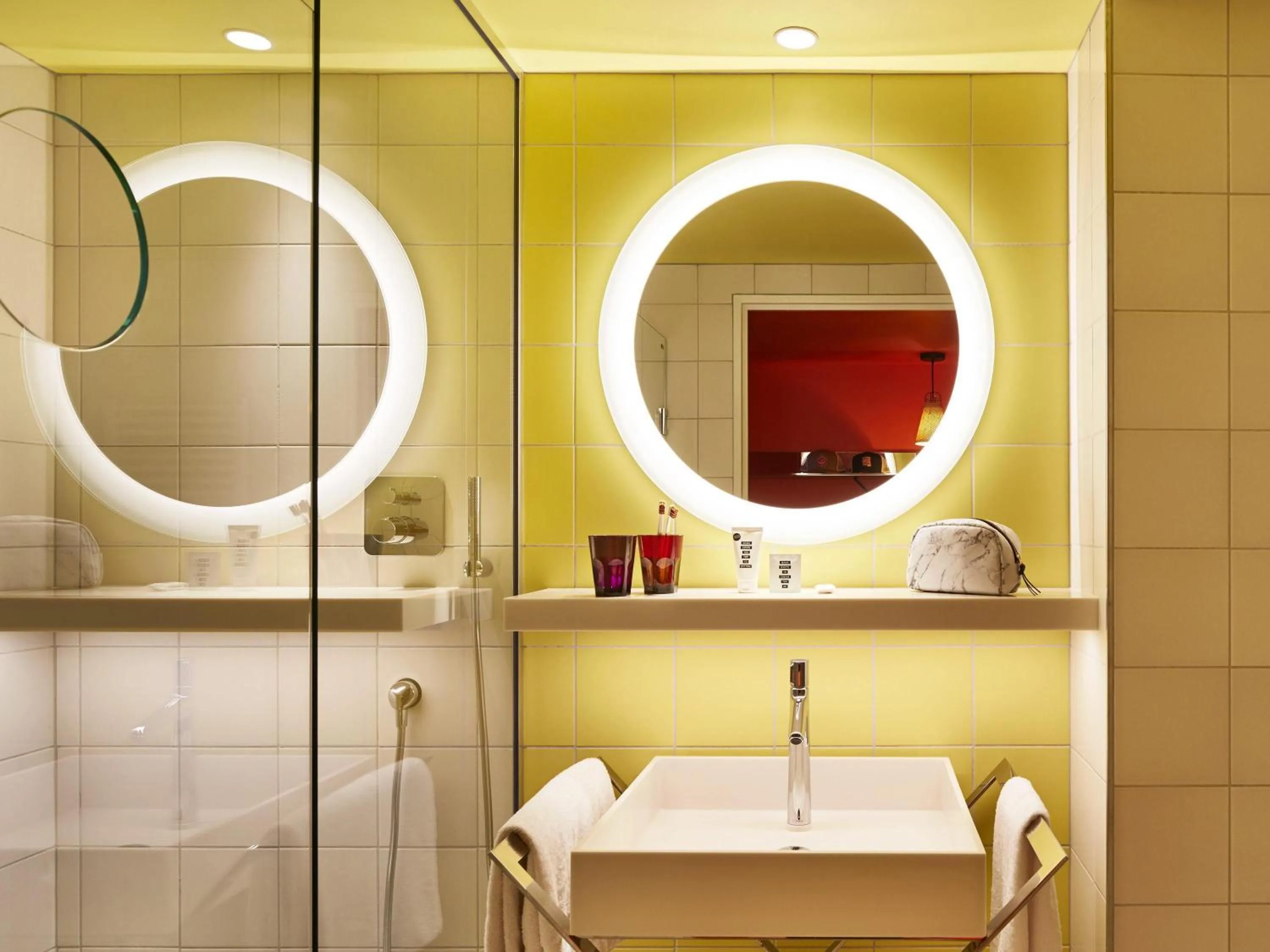 Bedroom in Mama Shelter Toulouse