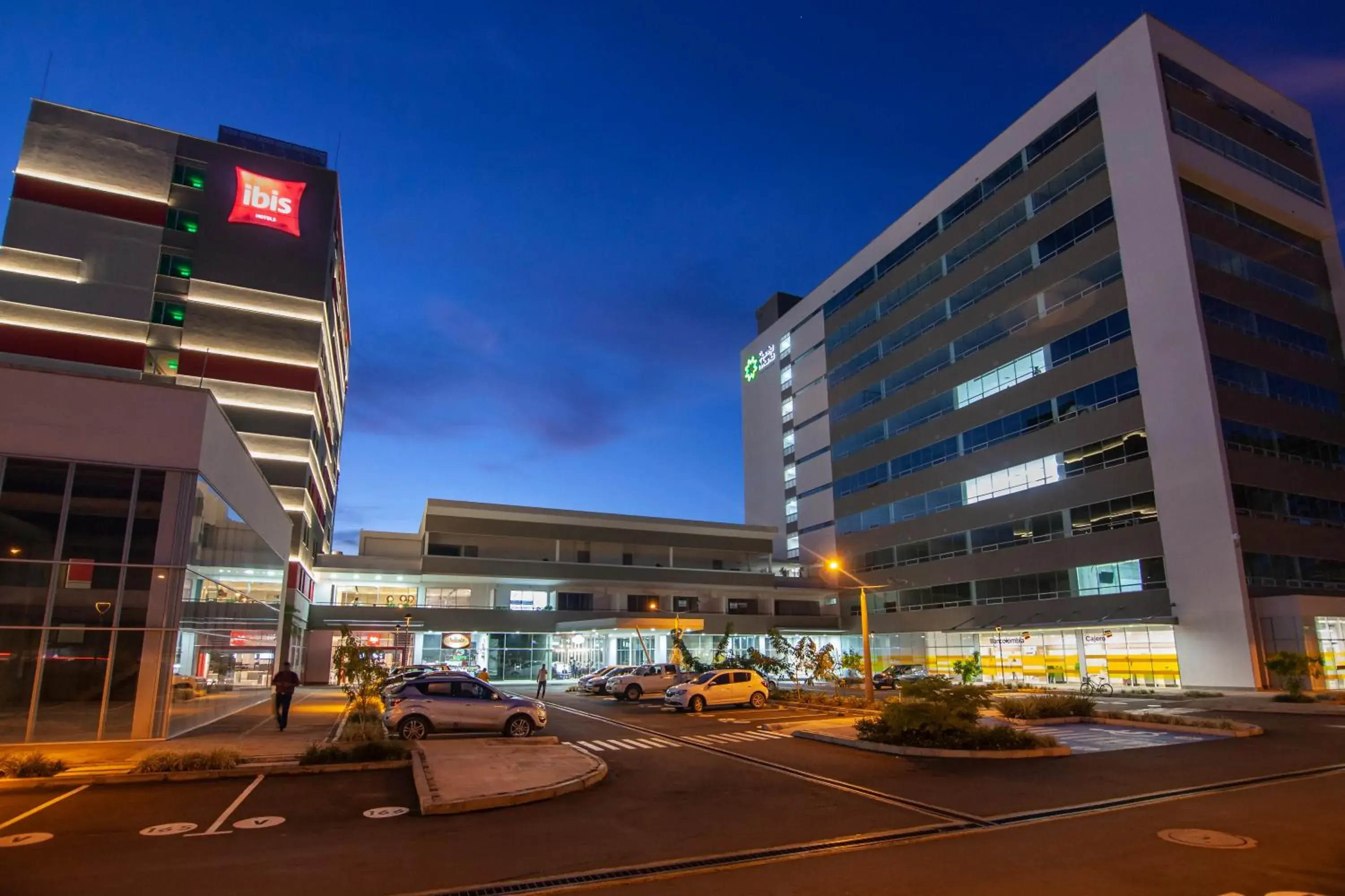 Property building in ibis Apartado Property building in ibis Apartado