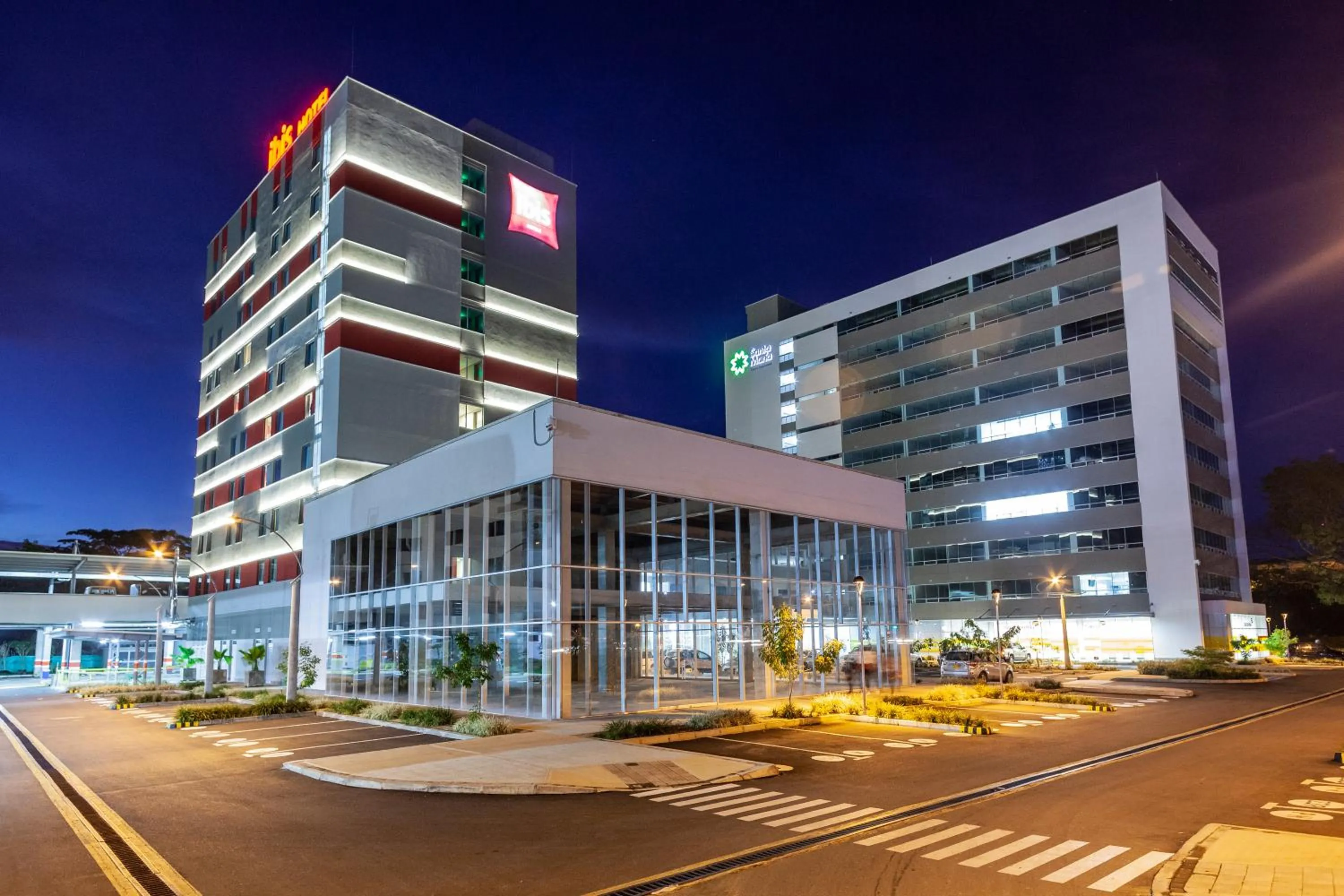 Facade/entrance in ibis Apartado
