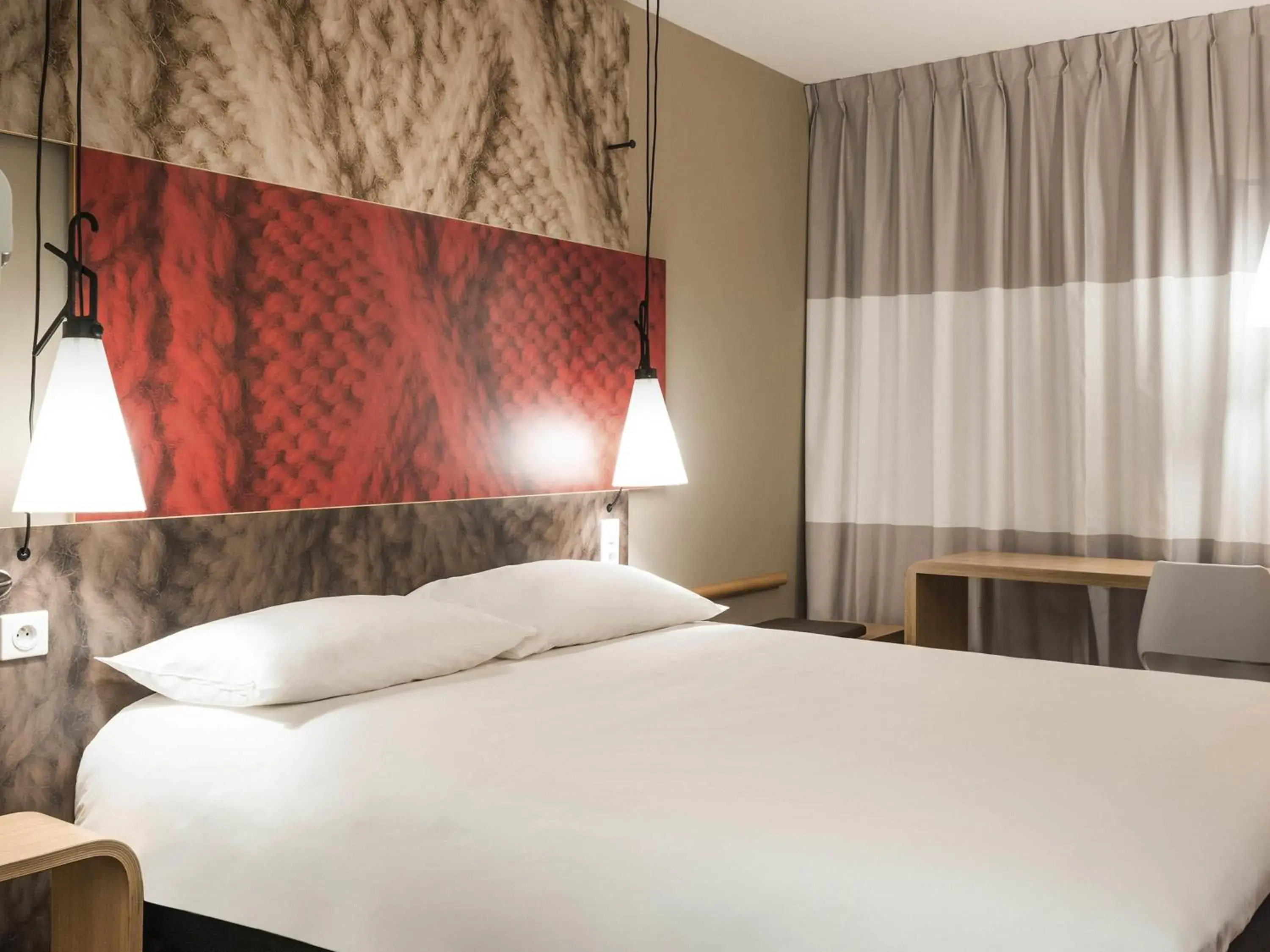 Bedroom, Bed in ibis Apartado Bedroom, Bed in ibis Apartado