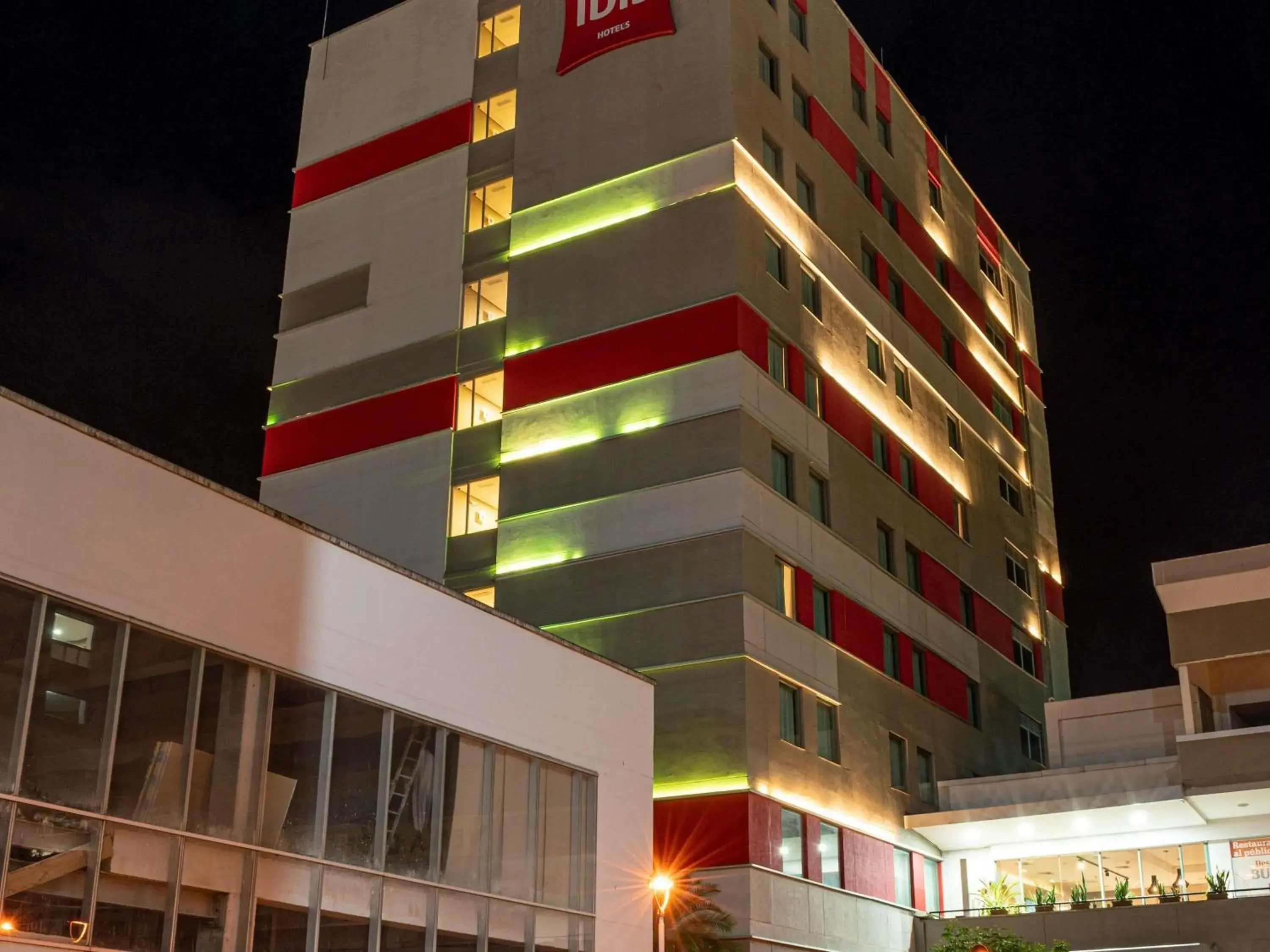 Property building in ibis Apartado Property building in ibis Apartado