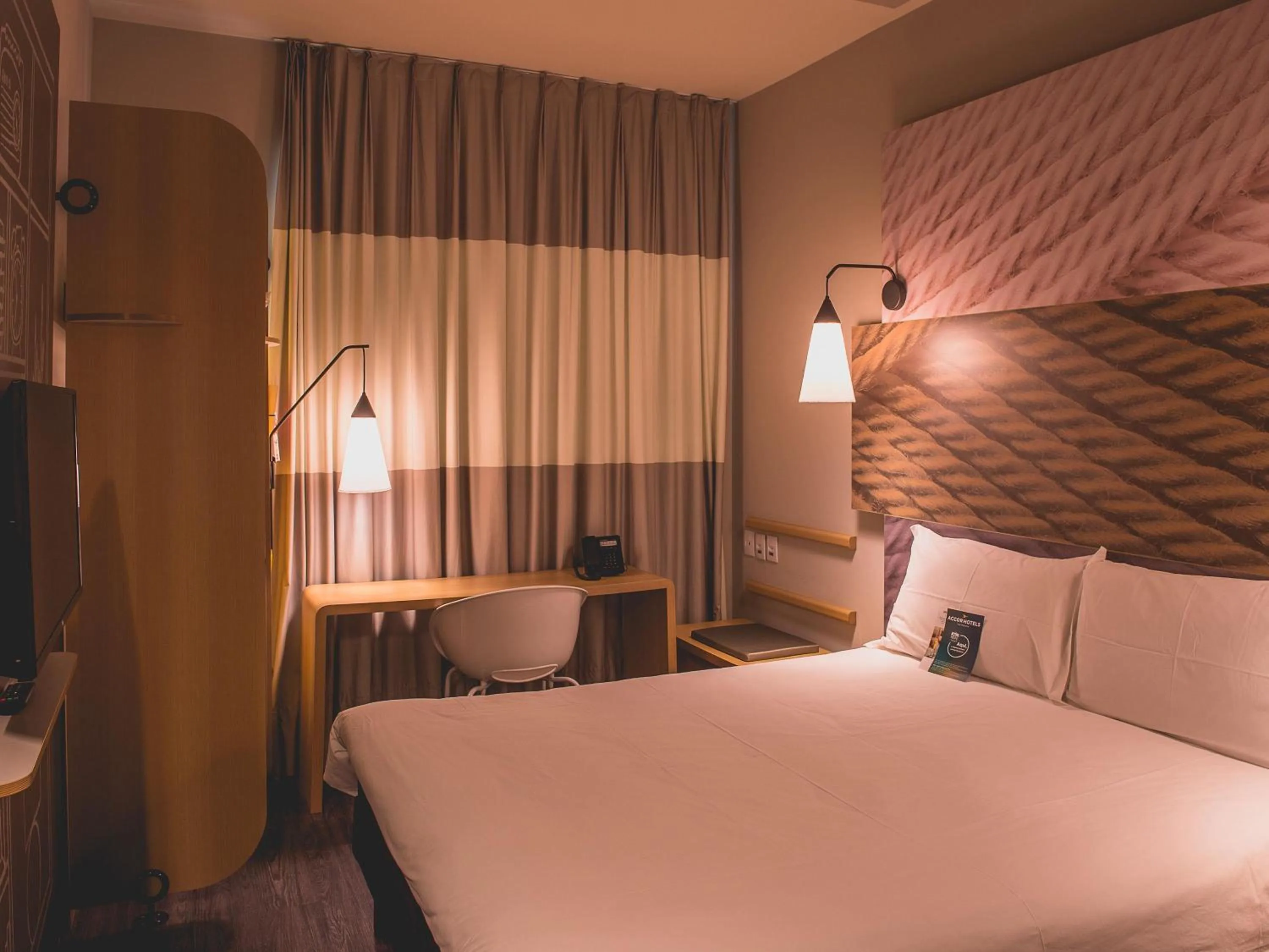 Bedroom, Bed in ibis Carlos Barbosa