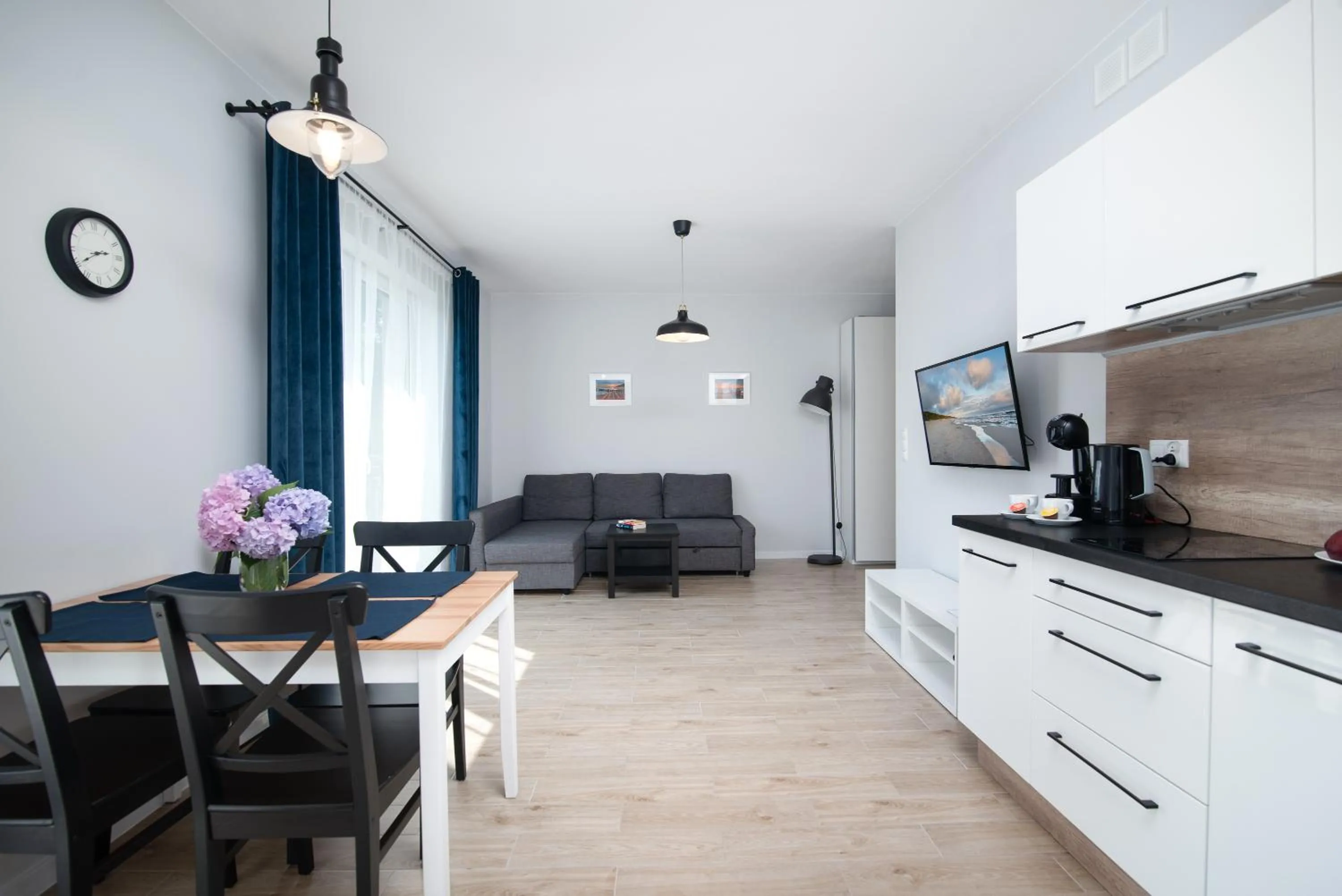 Communal lounge/ TV room in Porto Bello