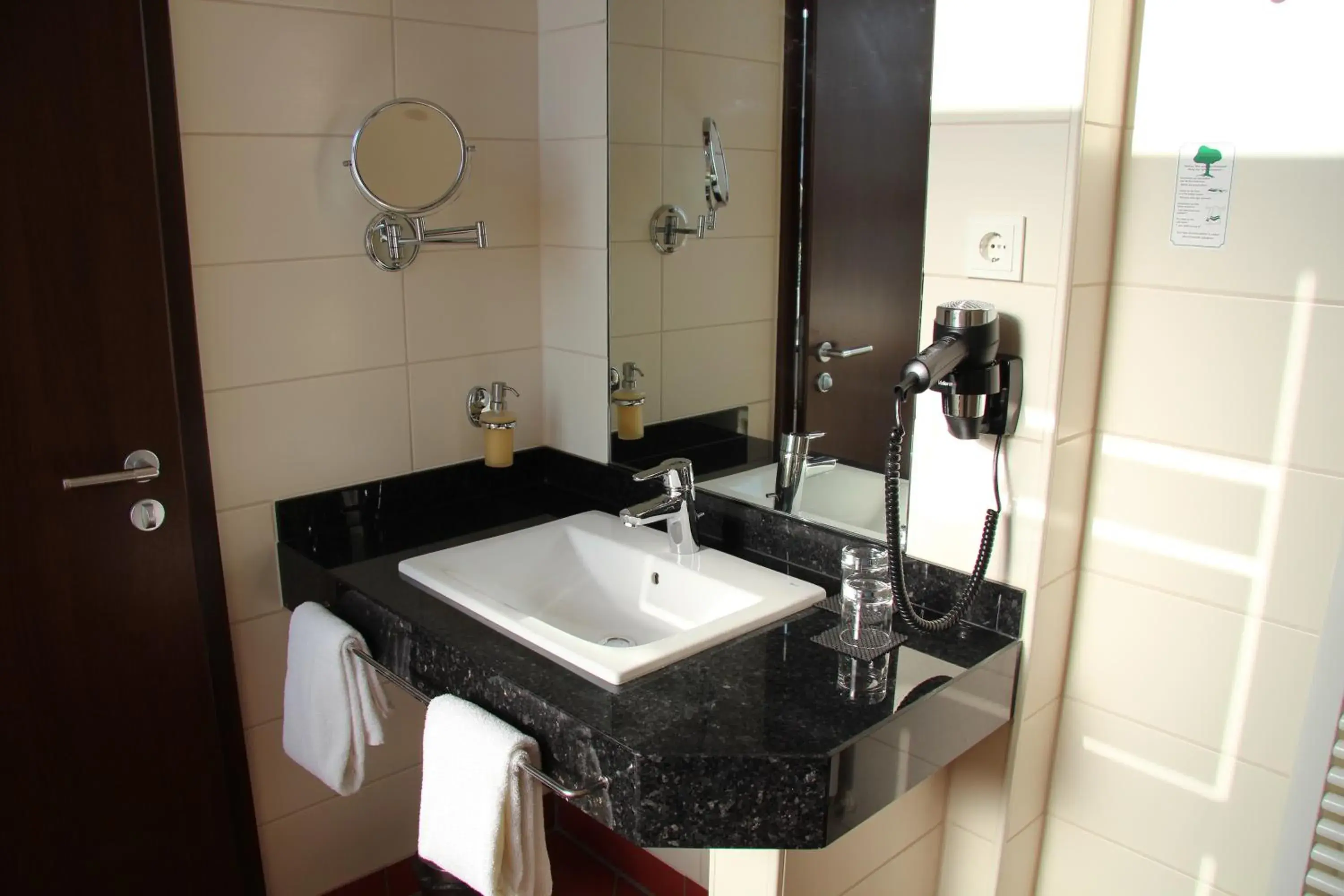 Photo of the whole room in Adena Hotel Photo of the whole room in Adena Hotel