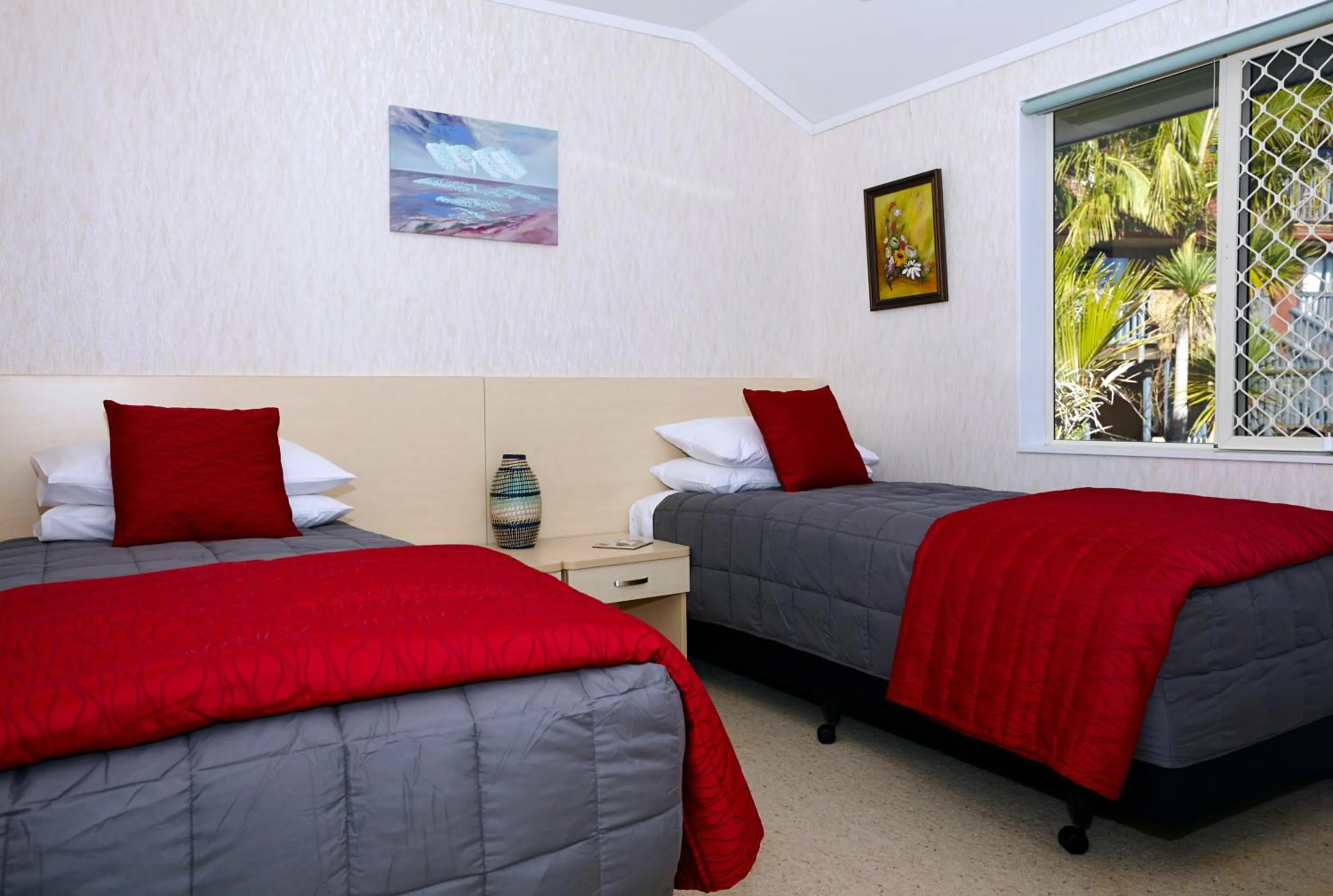 Bed in Paihia Apartments
