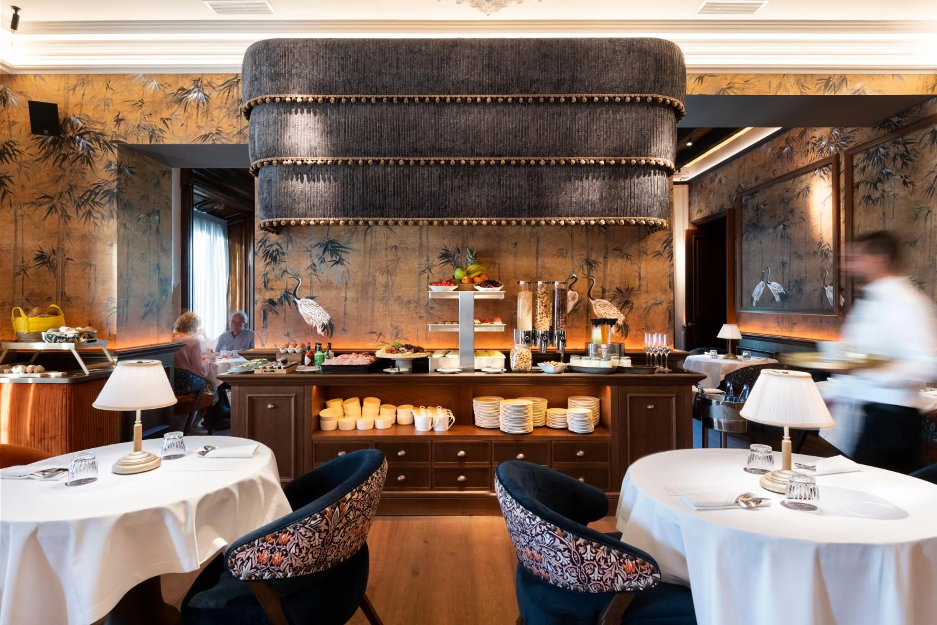 Breakfast in Hotel Lobby