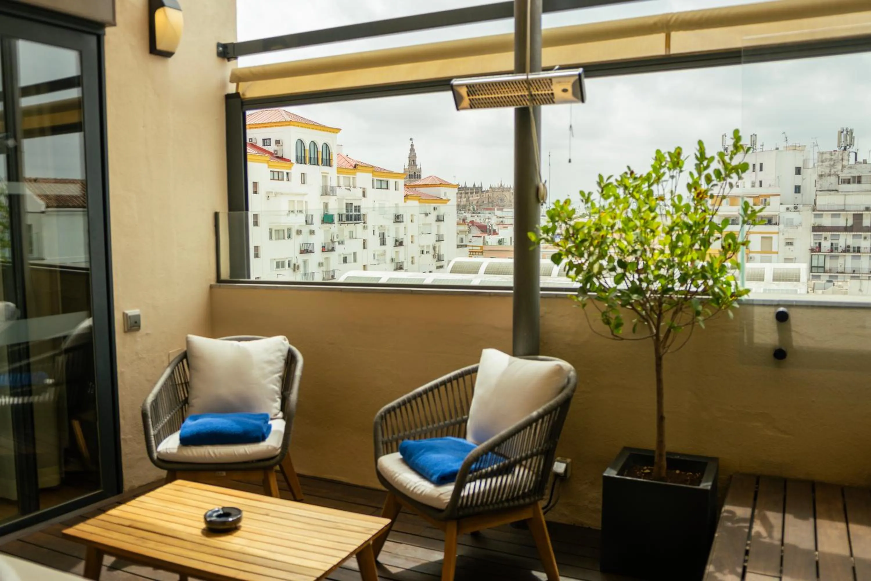 Balcony/Terrace in Hotel Lobby