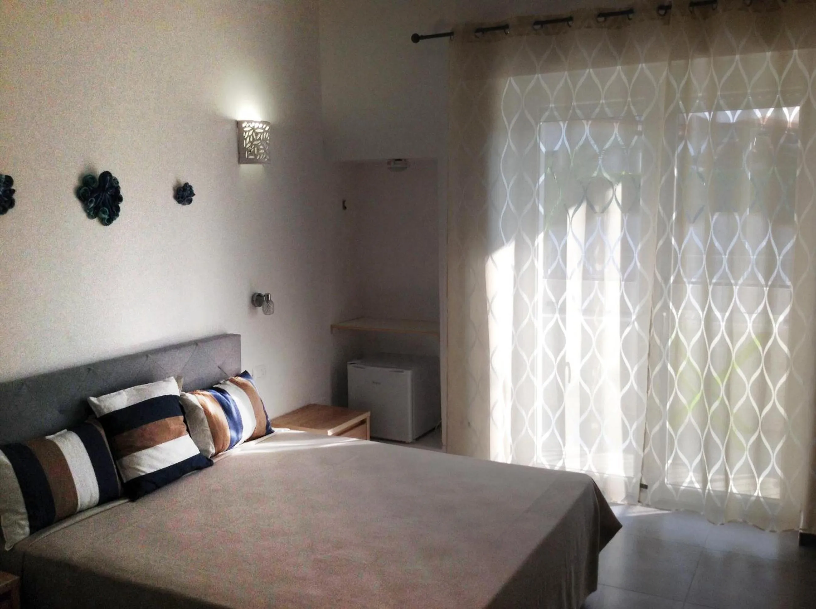 Photo of the whole room, Bed in Vistamare