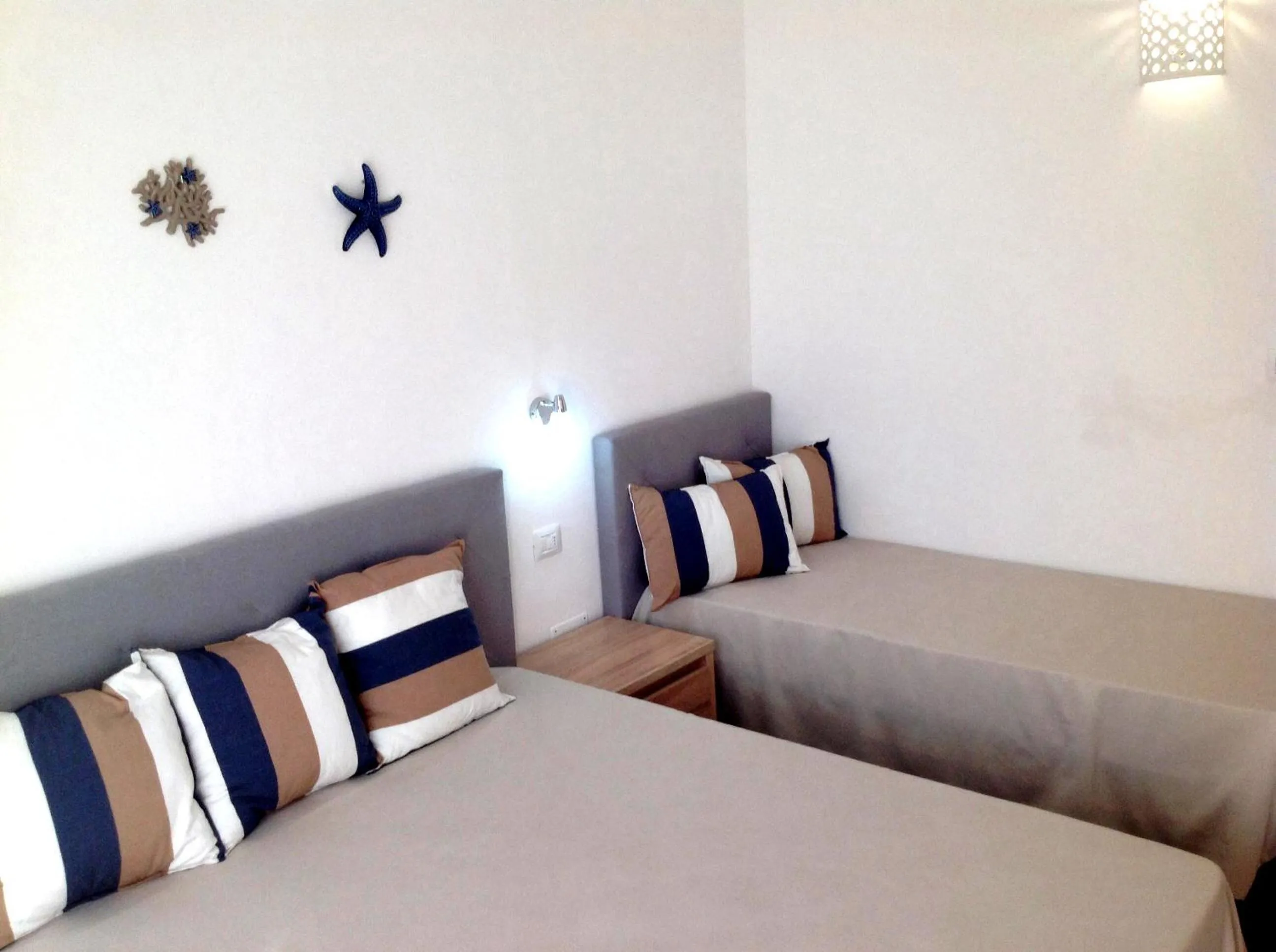 Photo of the whole room, Bed in Vistamare