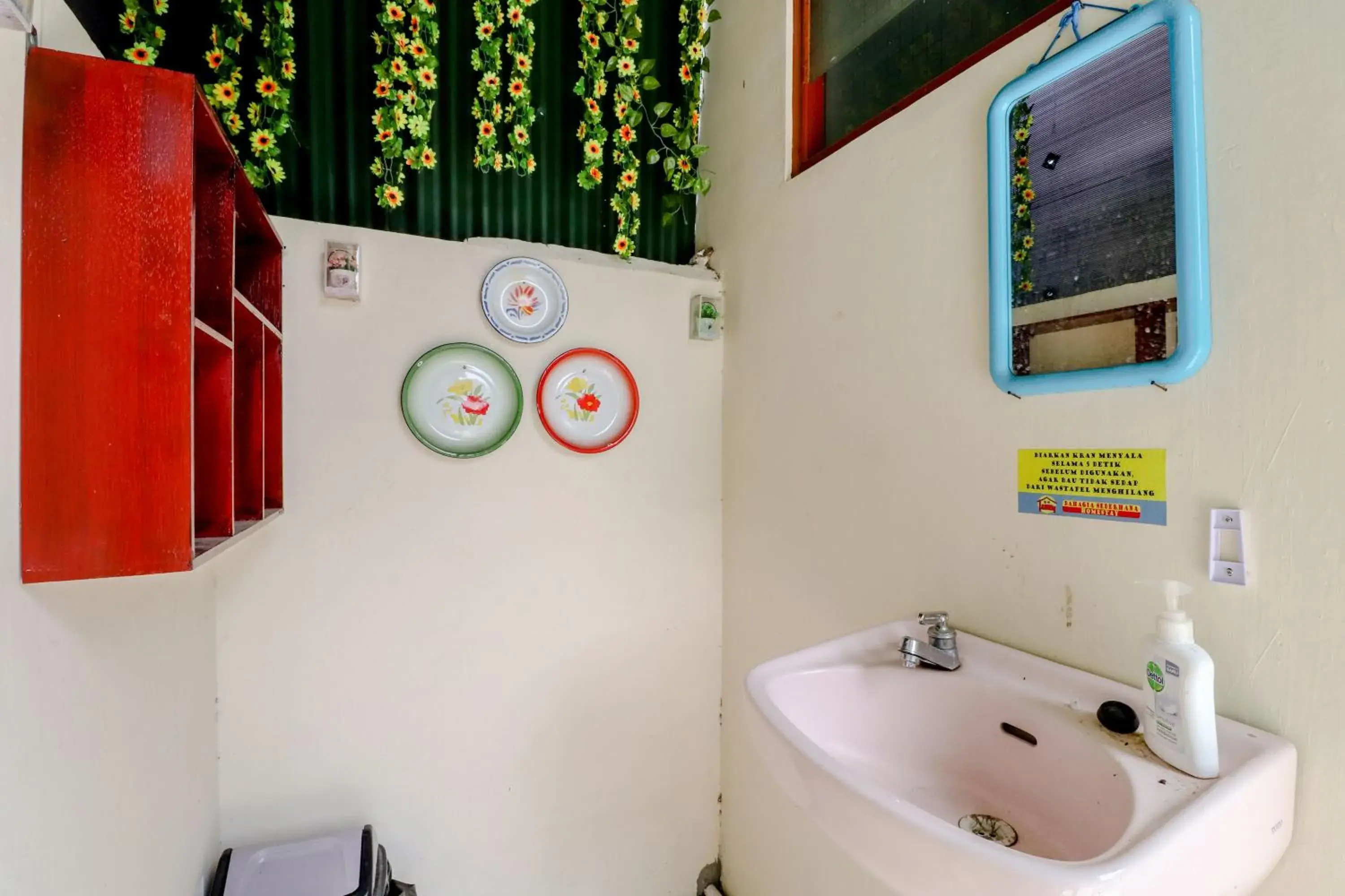 Property building in Bahagia Sederhana Homestay Property building in Bahagia Sederhana Homestay