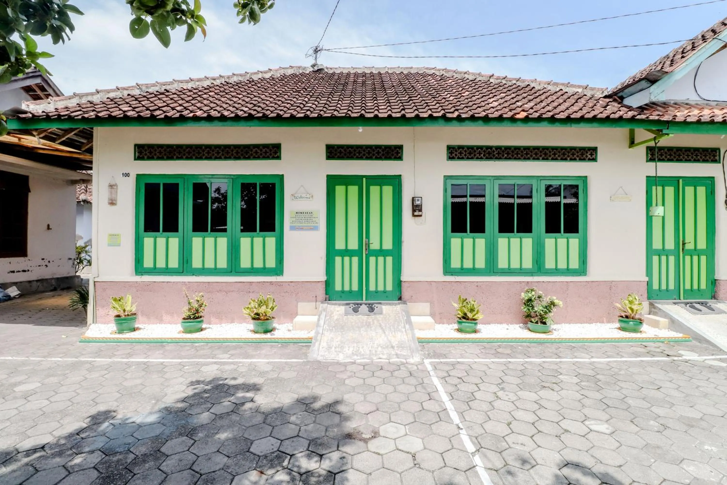 Property building in Bahagia Sederhana Homestay