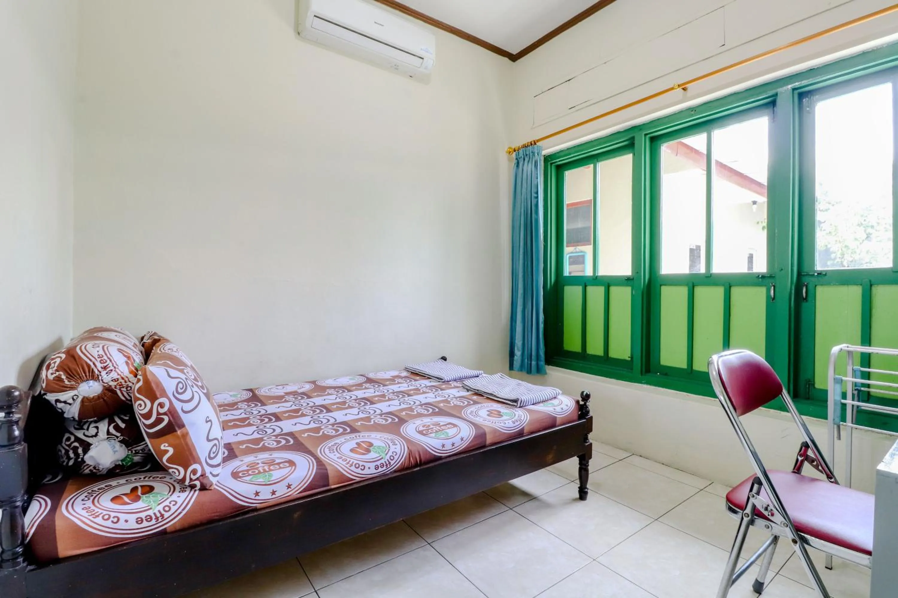 Photo of the whole room, Bed in Bahagia Sederhana Homestay