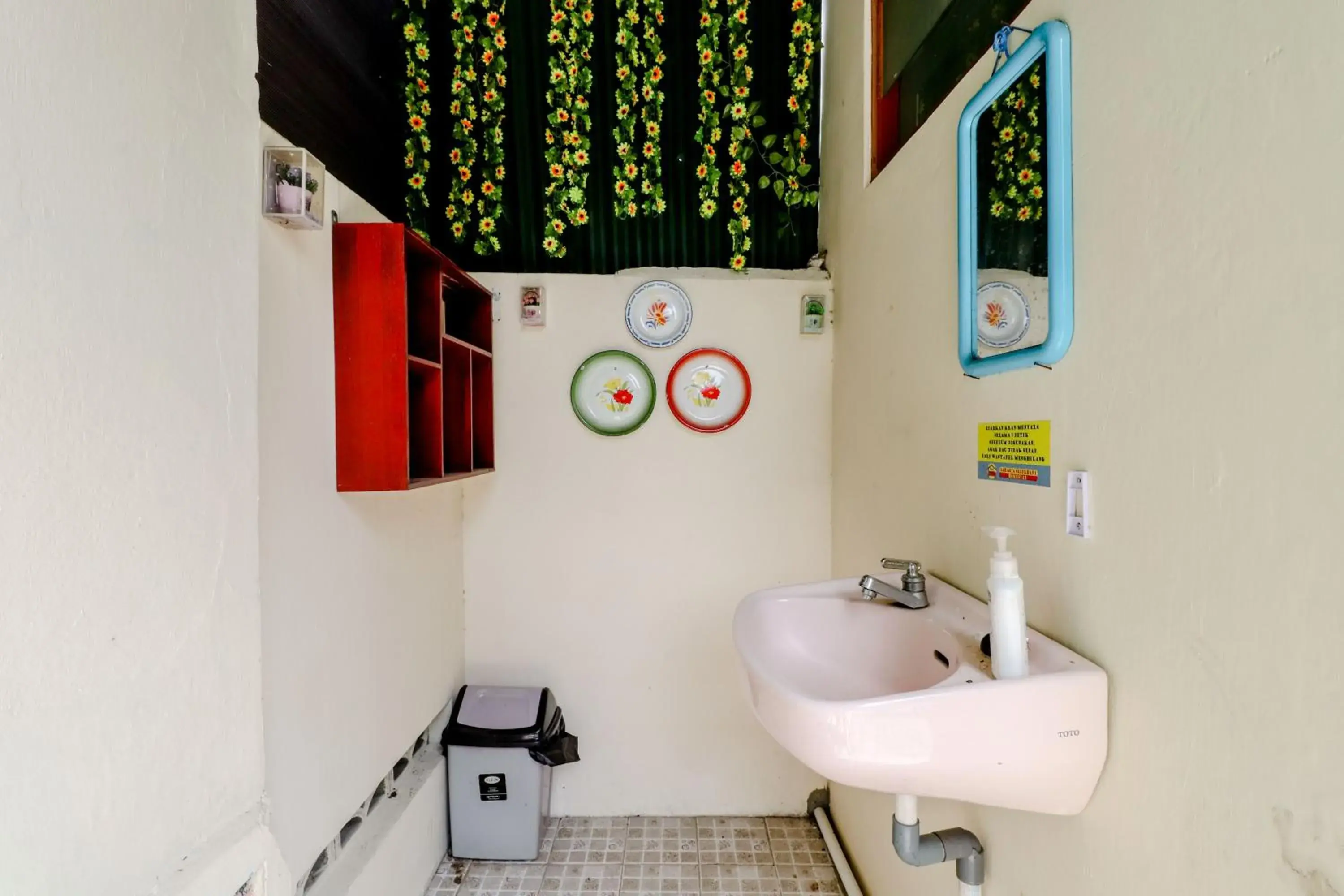 Property building in Bahagia Sederhana Homestay Property building in Bahagia Sederhana Homestay