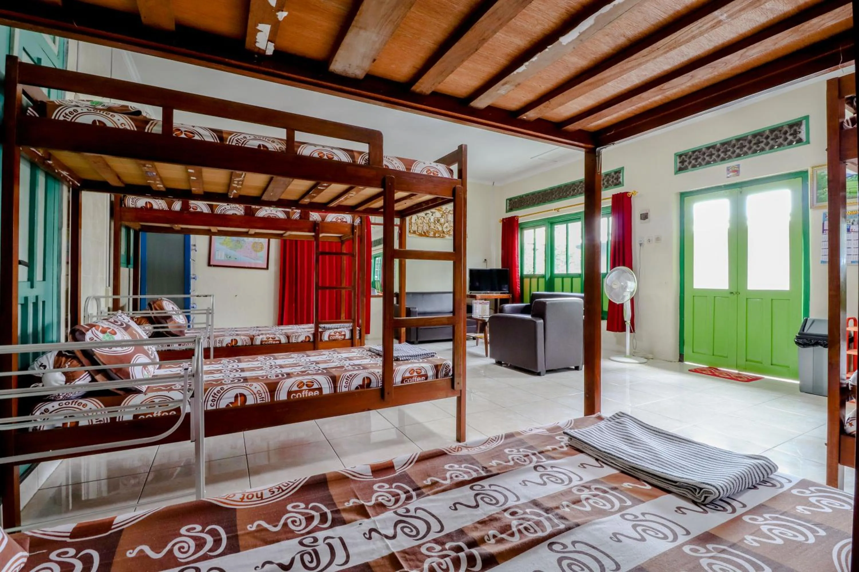 bunk bed, Bed in Bahagia Sederhana Homestay